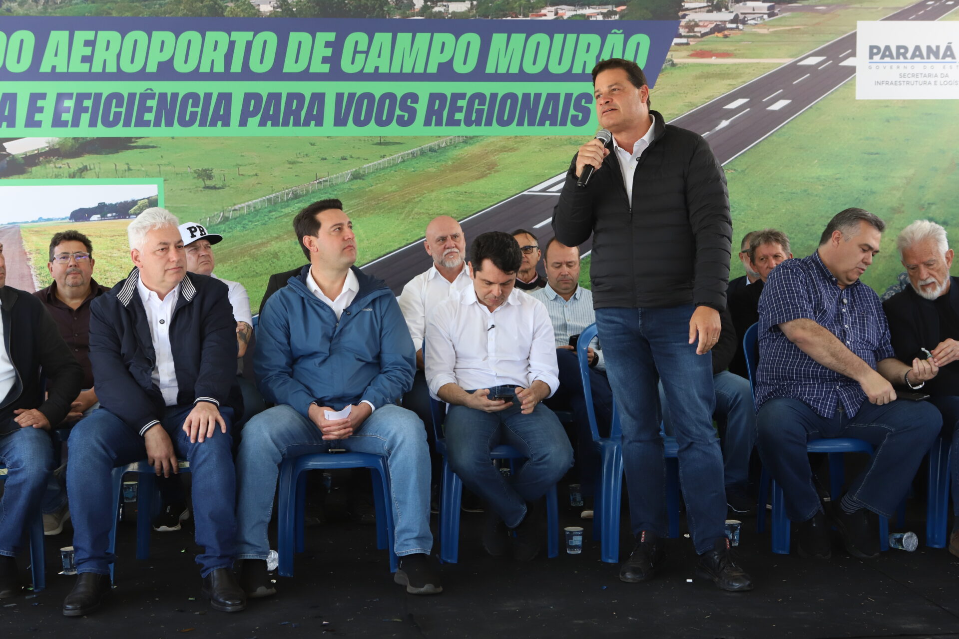 Governador inaugura nova pista do aeroporto de Campo Mourão