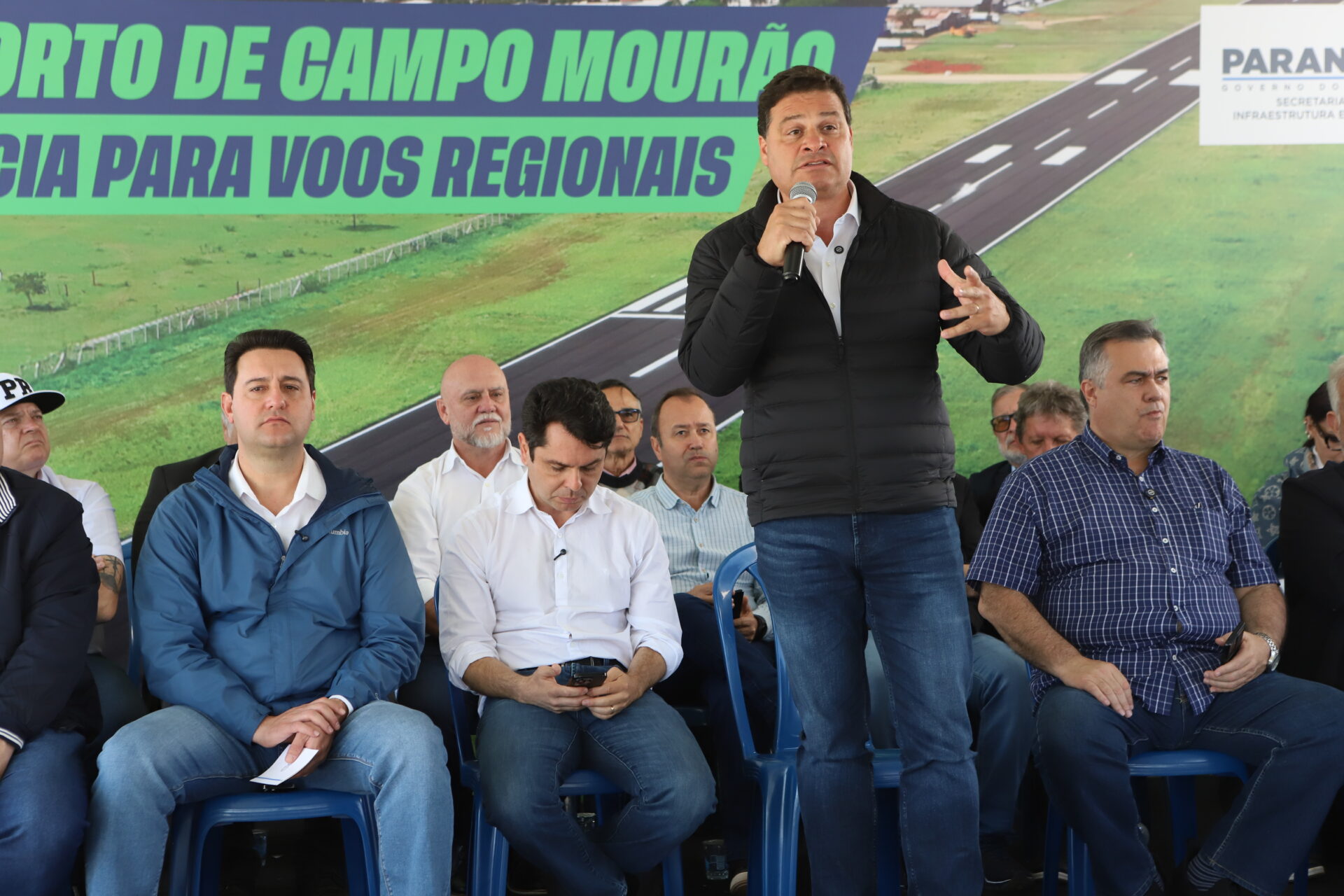 Governador inaugura nova pista do aeroporto de Campo Mourão