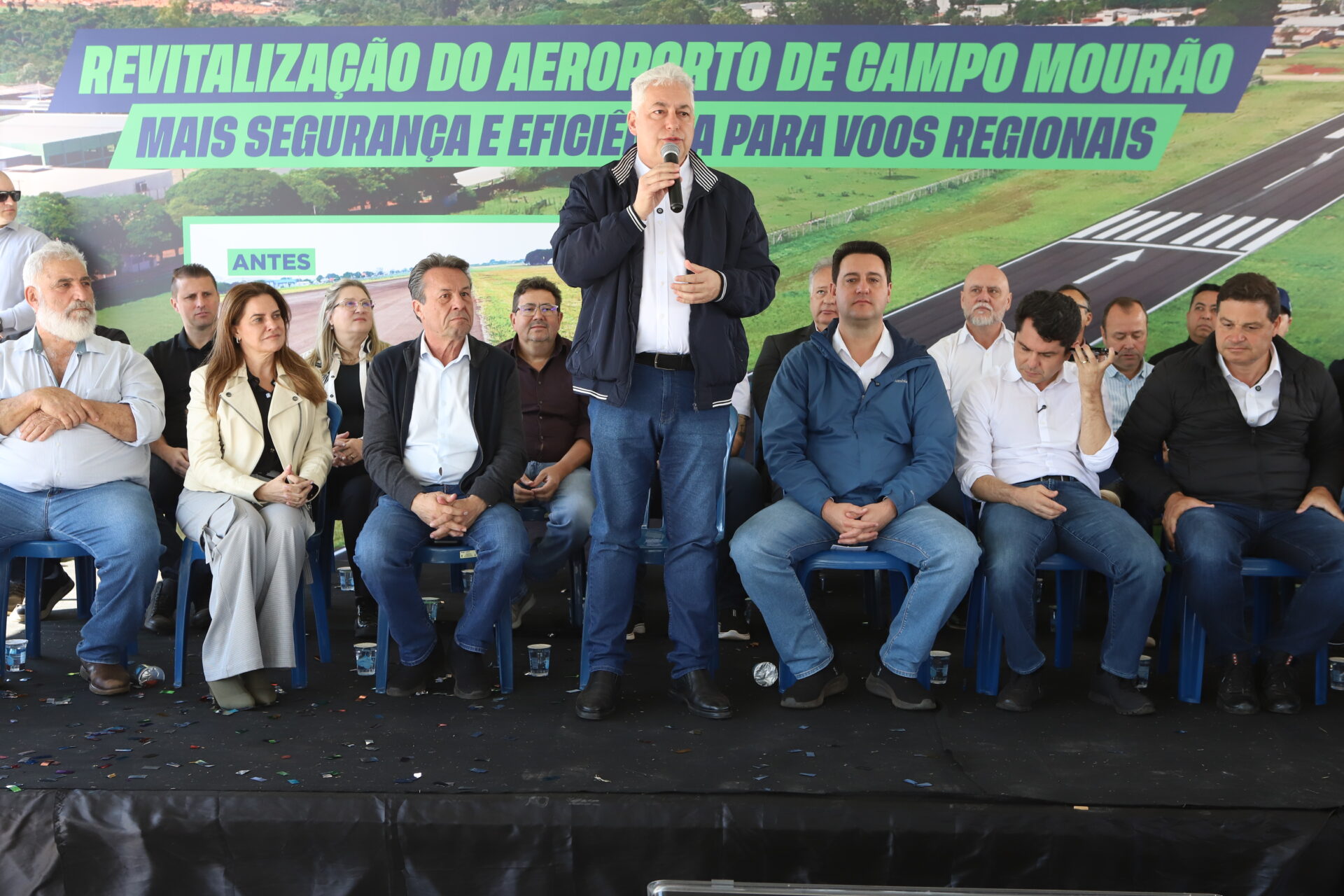 Governador inaugura nova pista do aeroporto de Campo Mourão