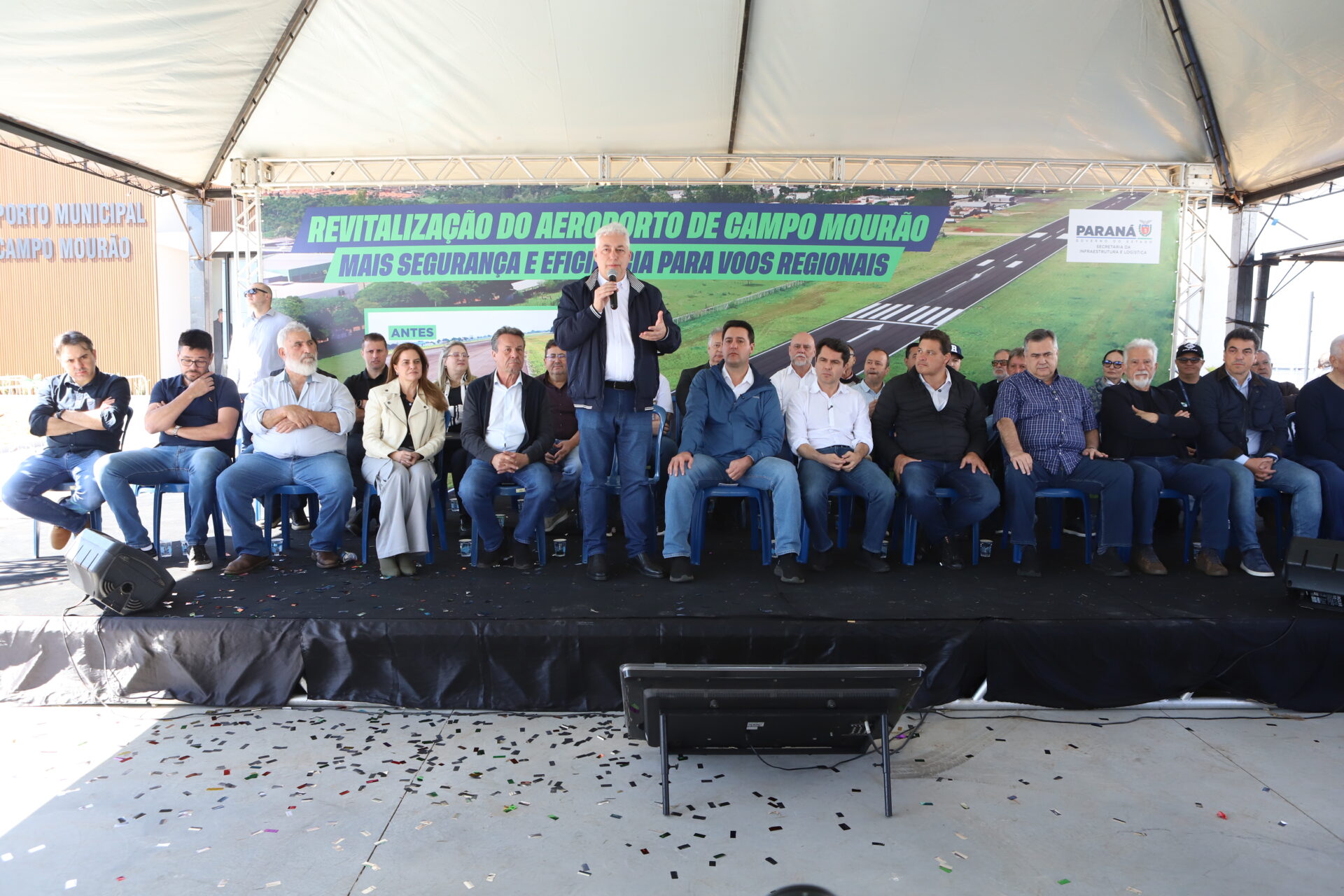 Governador inaugura nova pista do aeroporto de Campo Mourão