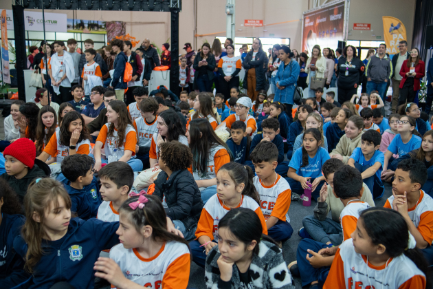FECET 2025 | Cascavel se torna palco da maior feira científica pré-universitária do Paraná e atrai talentos de todo o Brasil