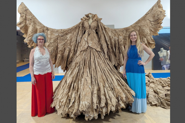 Com obra feita com mais de 10 mil filtros usados de café, artistas de Cascavel conquistam o prêmio de melhor escultura na Bienal Romana