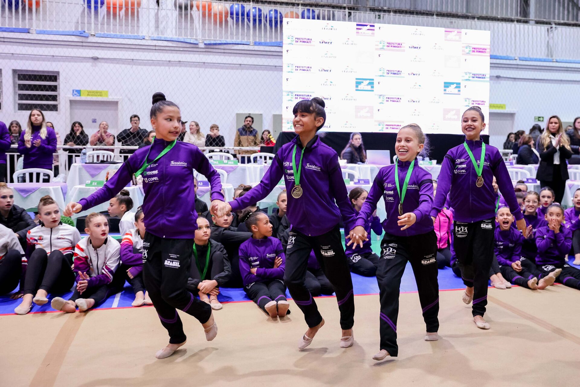 Sanepar apoia equipe de ginástica rítmica que vai disputar a Copa Sul-Americana