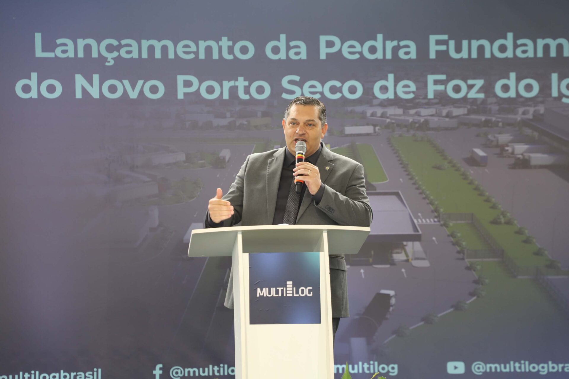 2 mil caminhões por dia: novo Porto Seco de Foz do Iguaçu tem pedra fundamental lançada