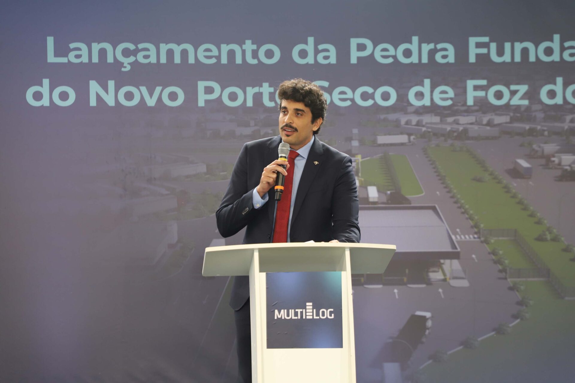 2 mil caminhões por dia: novo Porto Seco de Foz do Iguaçu tem pedra fundamental lançada