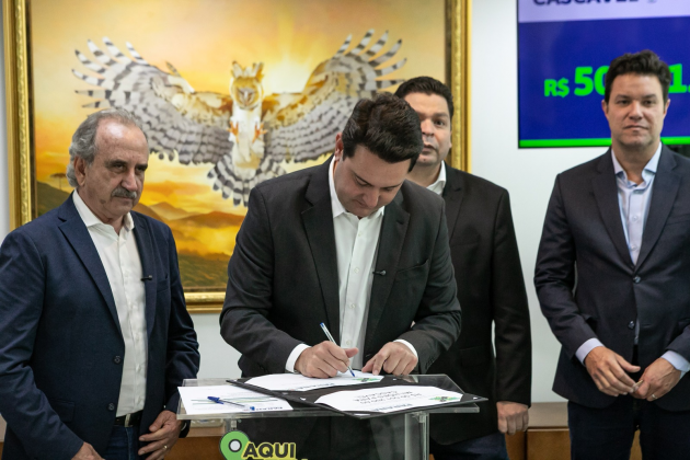 Com articulação da Prefeitura, Governo do PR garante investimento histórico de R$ 50,5 milhões em asfalto novo para Cascavel