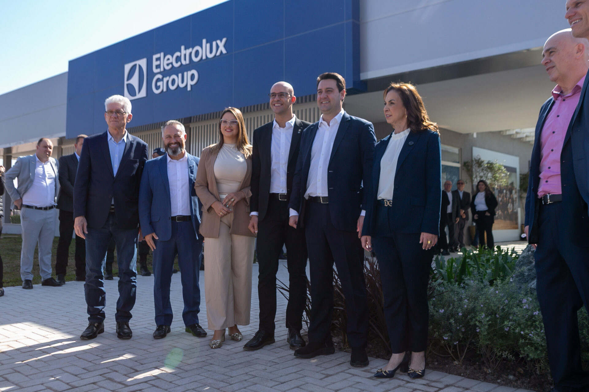 Com apoio do Estado, Electrolux inaugura fábrica em São José dos Pinhais