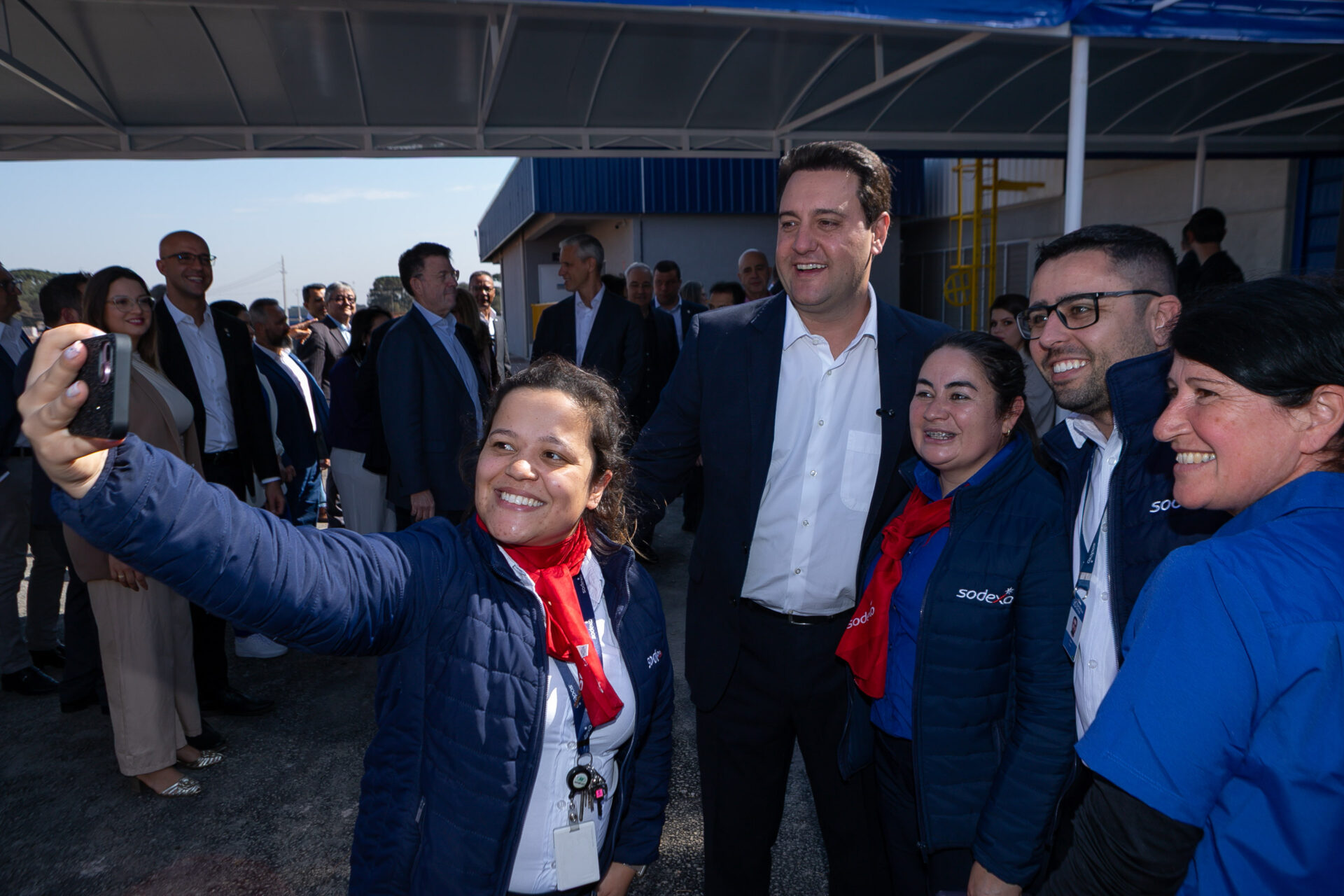 Com apoio do Estado, Electrolux inaugura fábrica em São José dos Pinhais