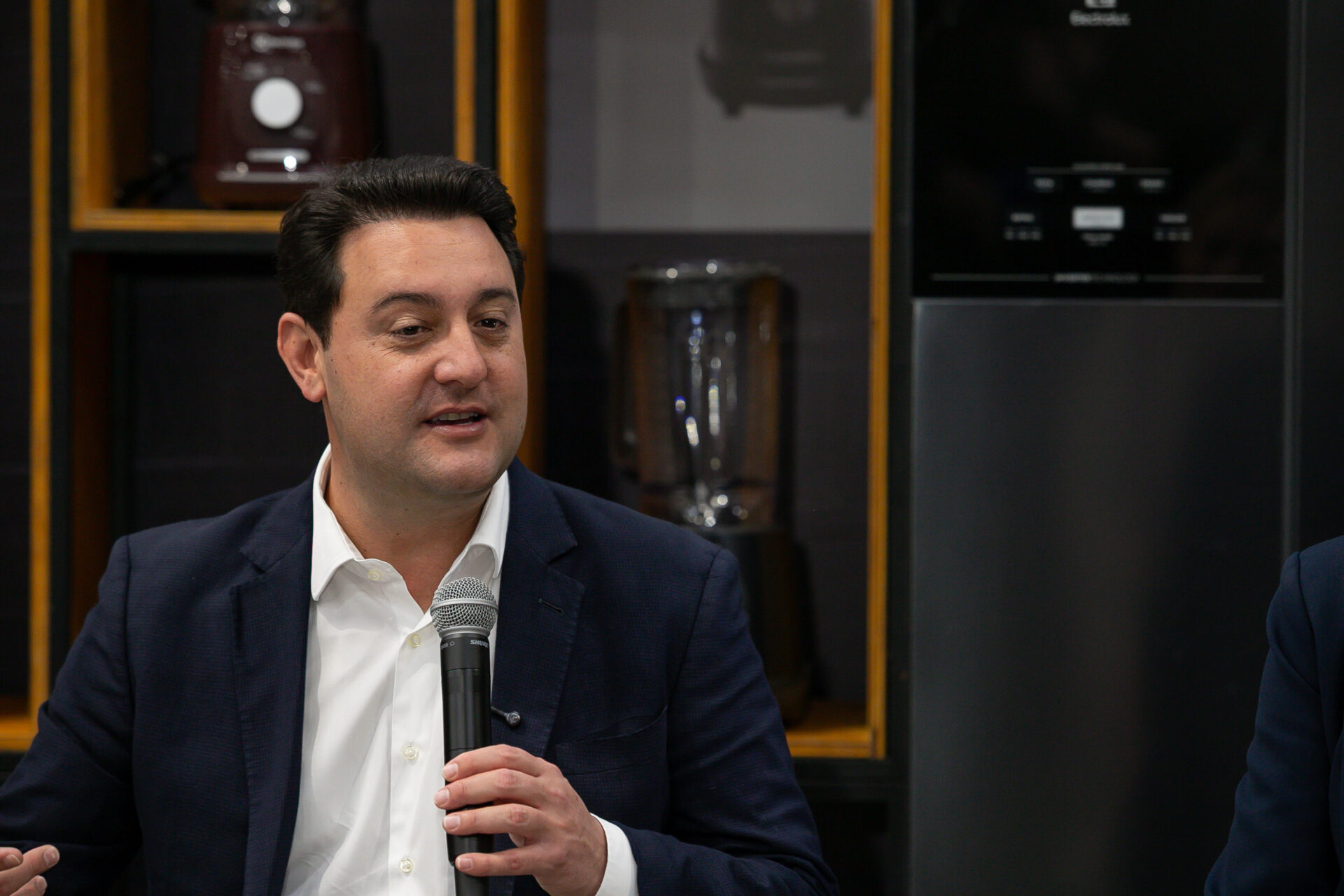 Com apoio do Estado, Electrolux inaugura fábrica em São José dos Pinhais