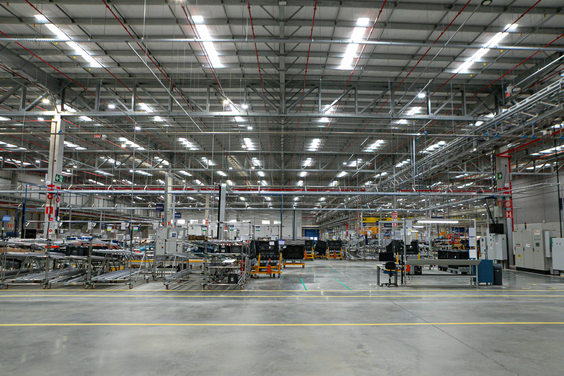Com apoio do Estado, Electrolux inaugura fábrica em São José dos Pinhais