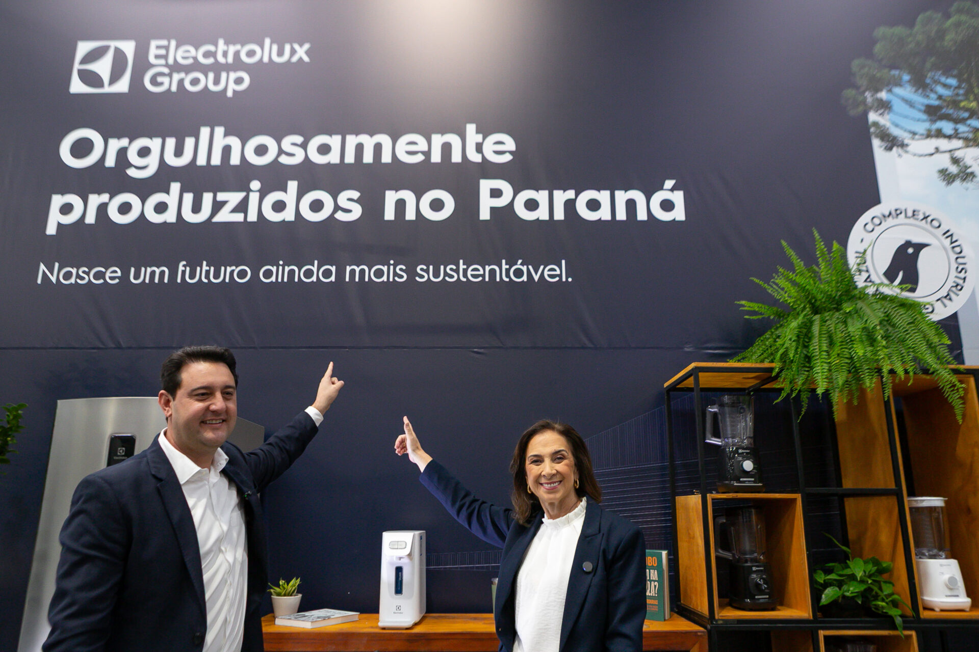 Com apoio do Estado, Electrolux inaugura fábrica em São José dos Pinhais