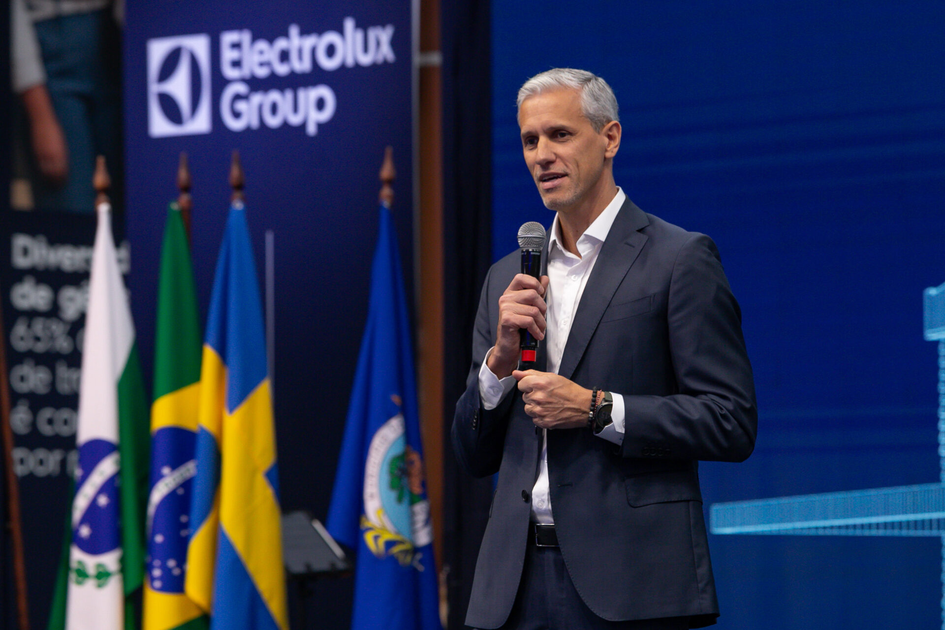Com apoio do Estado, Electrolux inaugura fábrica em São José dos Pinhais