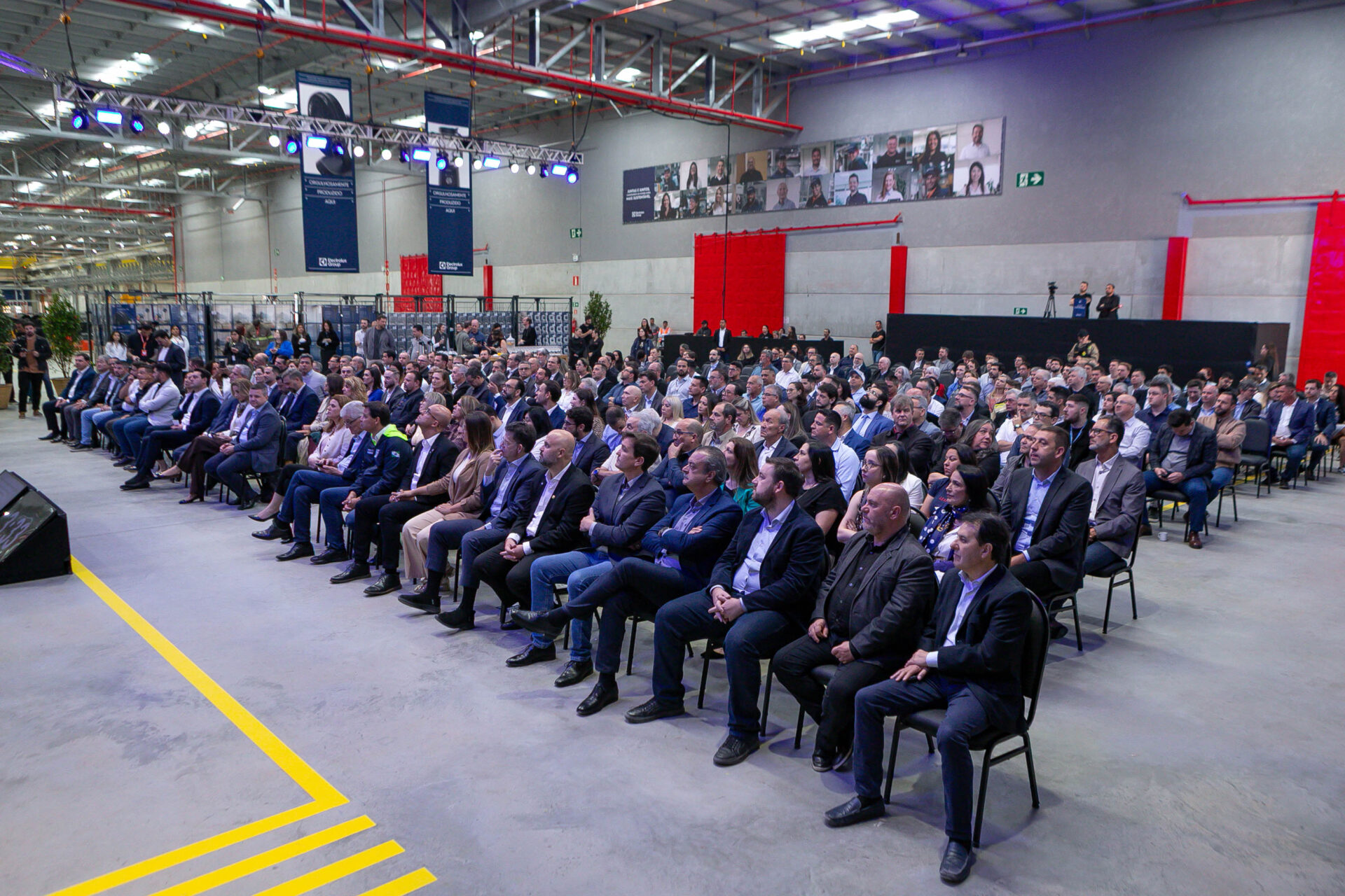 Com apoio do Estado, Electrolux inaugura fábrica em São José dos Pinhais
