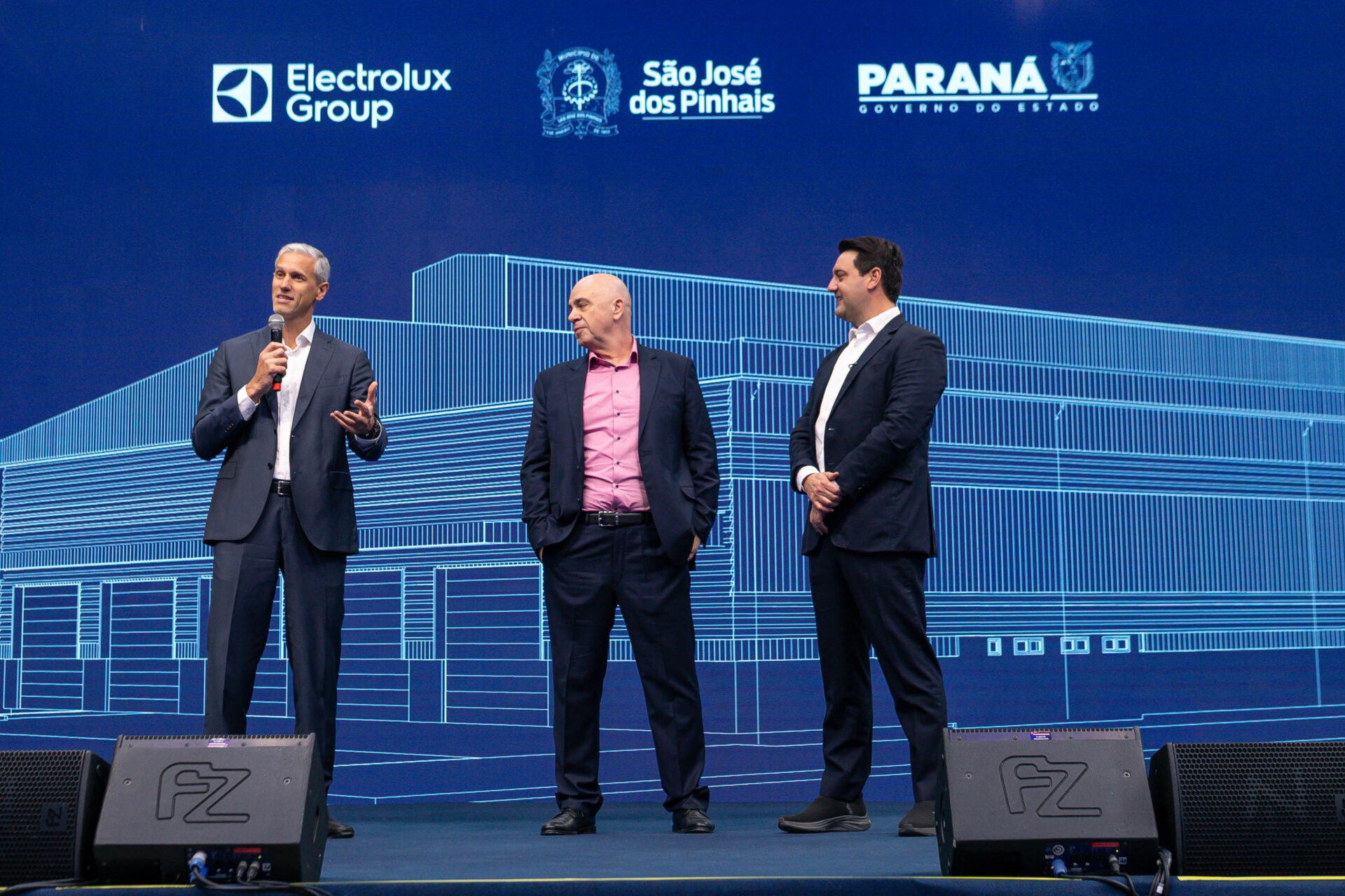 Com apoio do Estado, Electrolux inaugura fábrica em São José dos Pinhais