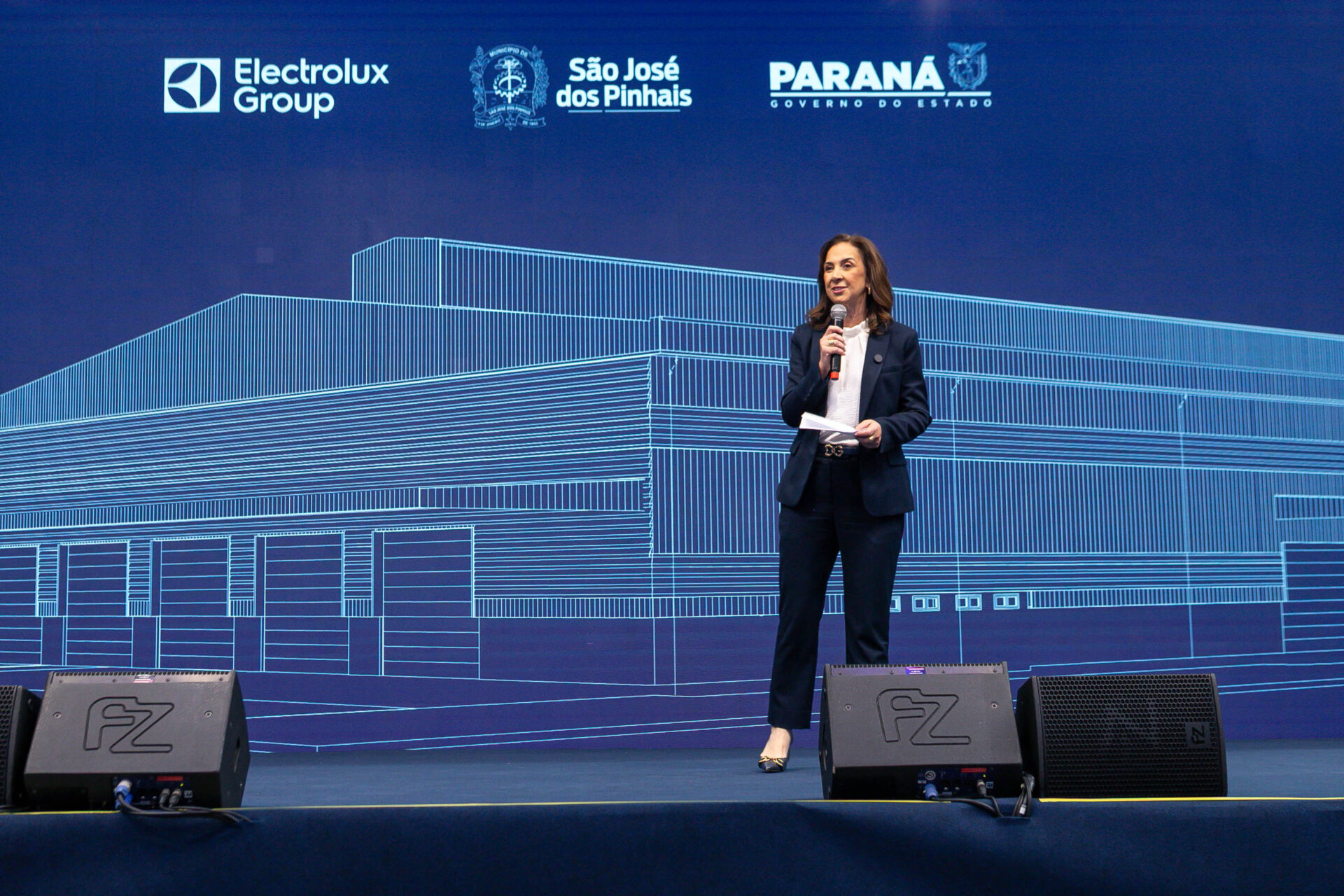 Com apoio do Estado, Electrolux inaugura fábrica em São José dos Pinhais