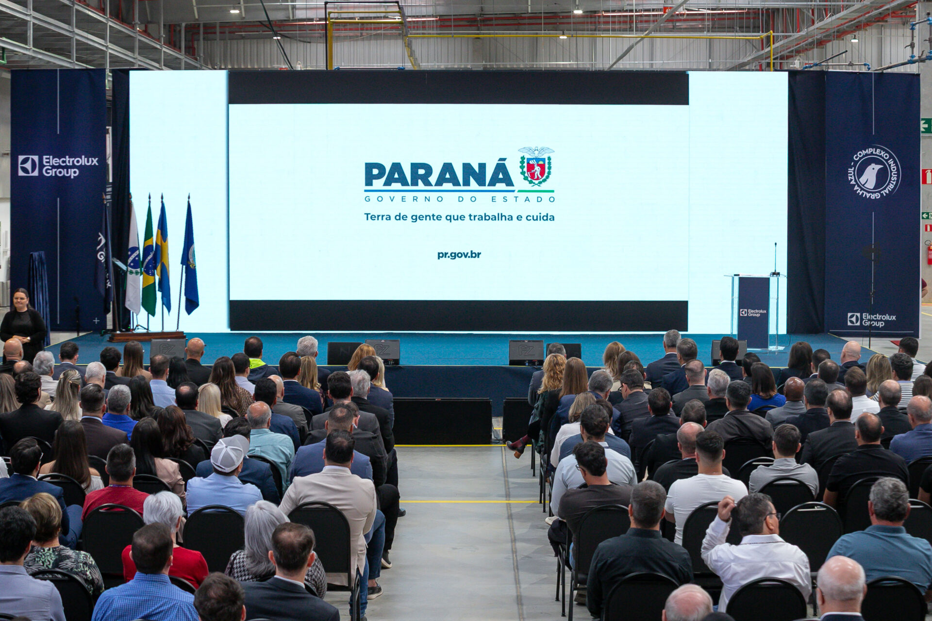 Com apoio do Estado, Electrolux inaugura fábrica em São José dos Pinhais