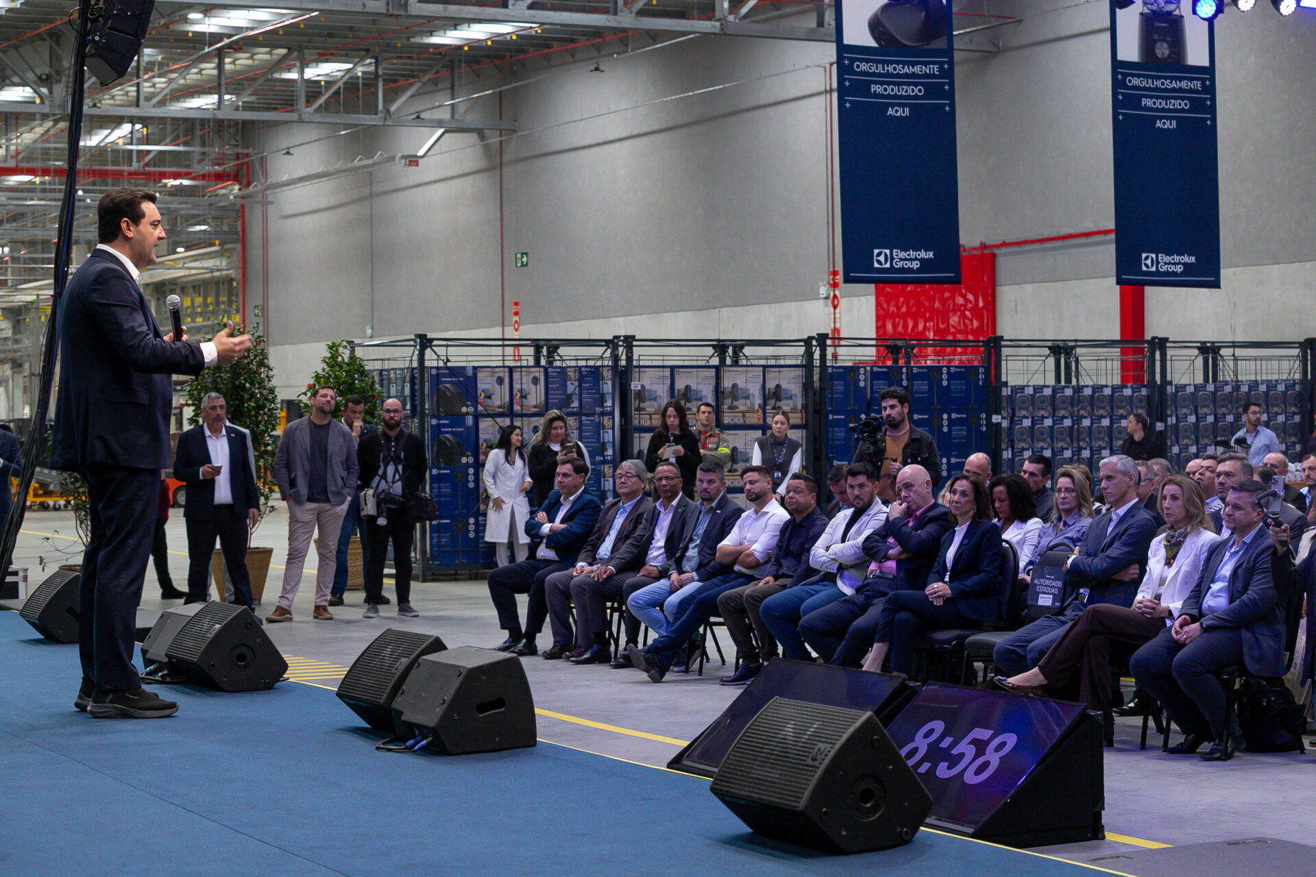 Com apoio do Estado, Electrolux inaugura fábrica em São José dos Pinhais