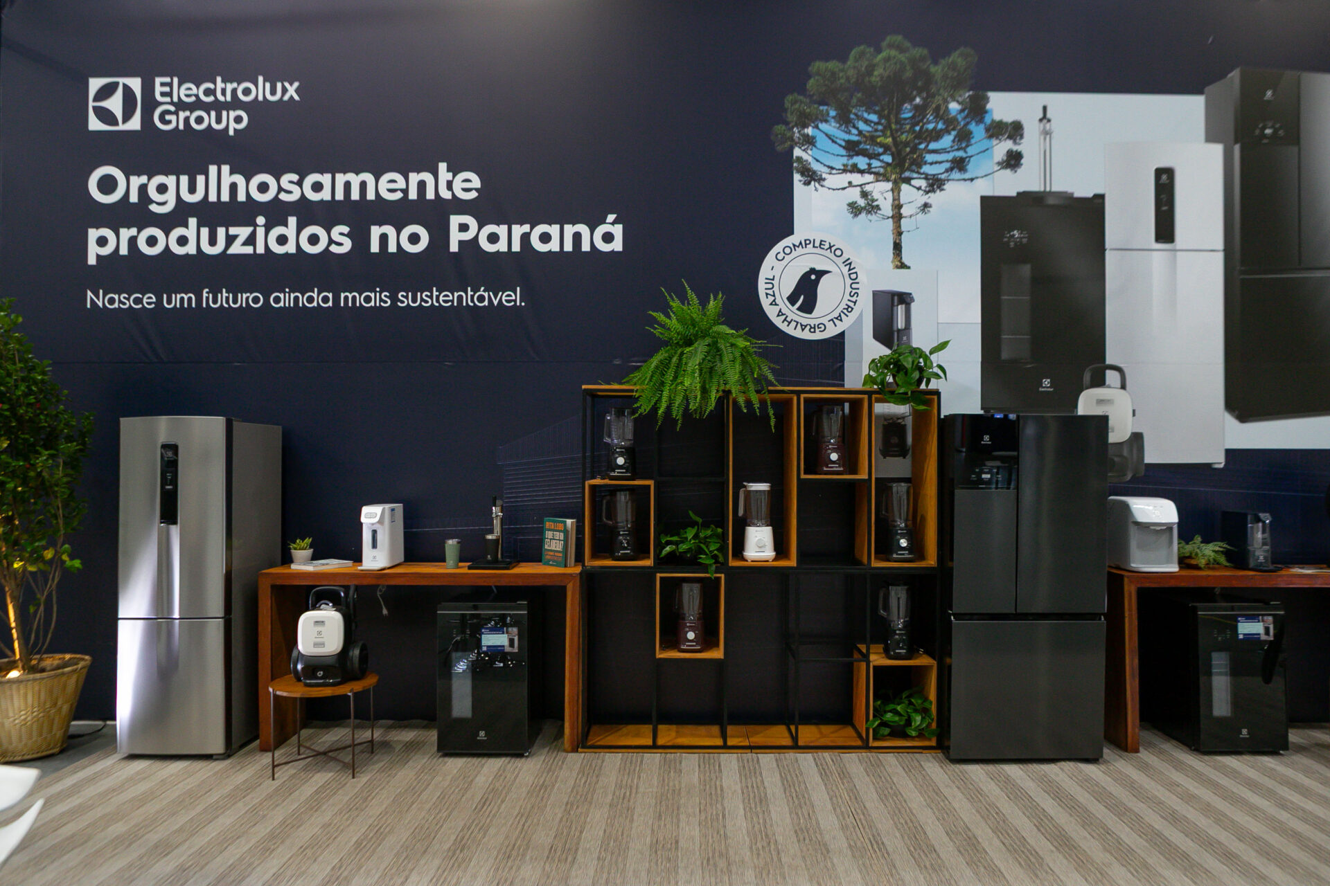 Com apoio do Estado, Electrolux inaugura fábrica em São José dos Pinhais