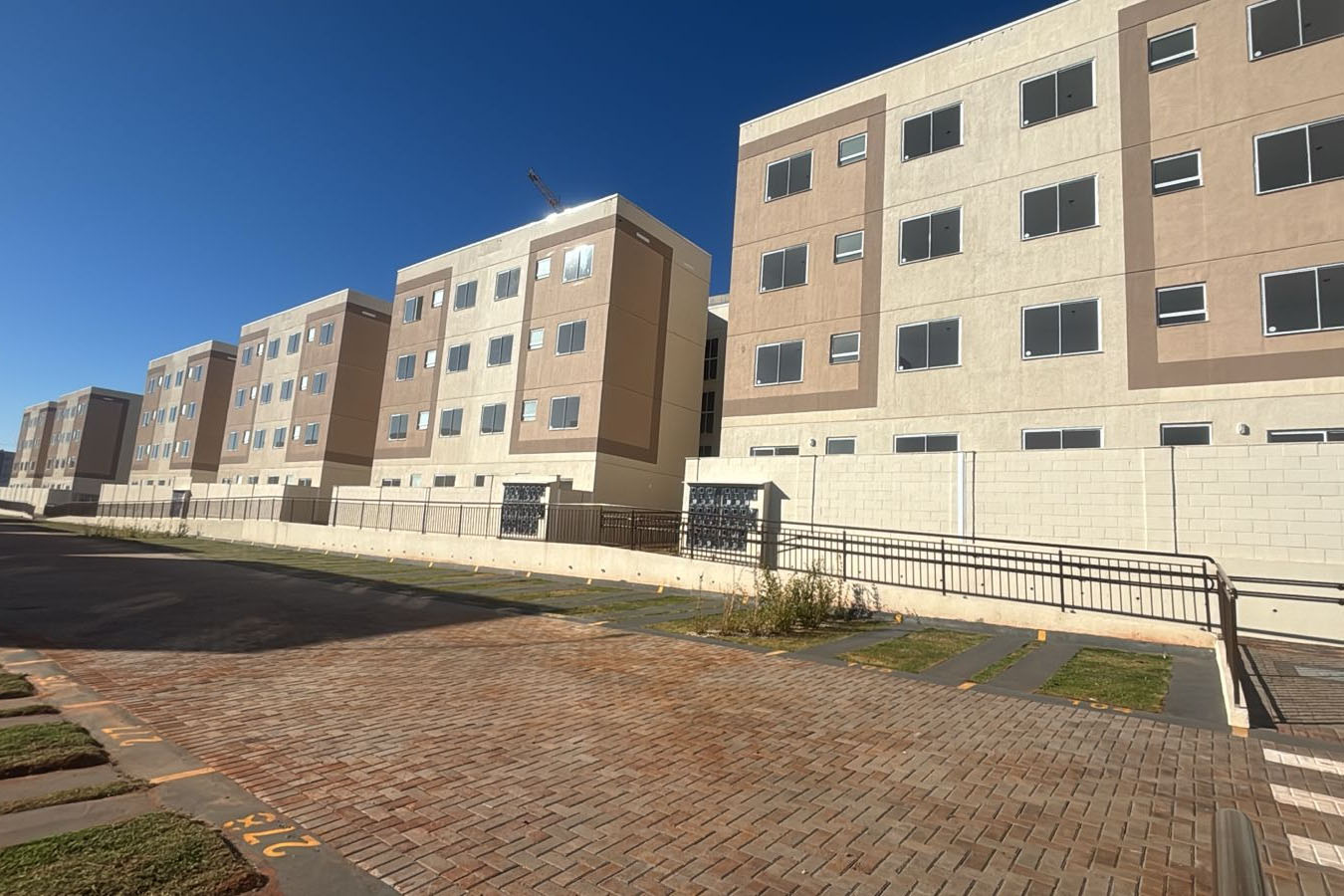 Com apoio do Estado, novo residencial com 240 imóveis é entregue em Londrina