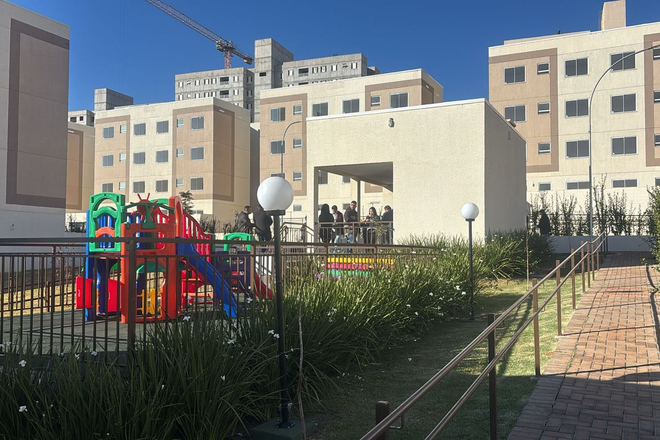 Com apoio do Estado, novo residencial com 240 imóveis é entregue em Londrina