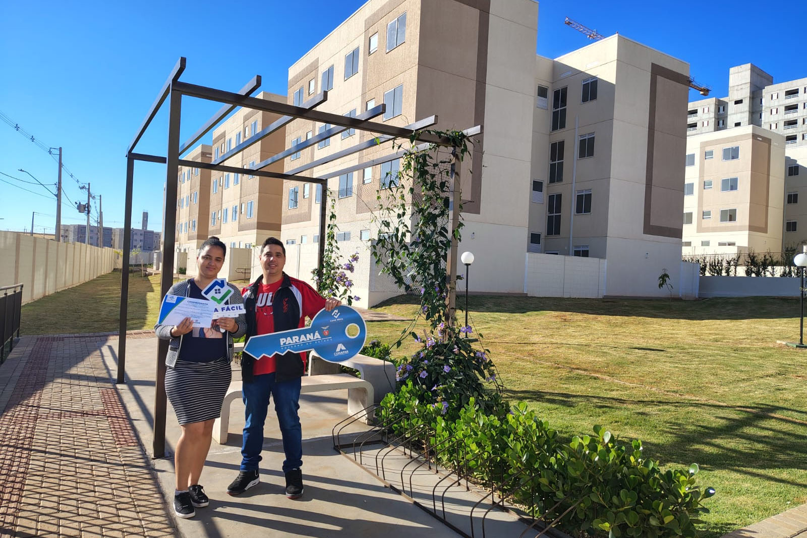 Com apoio do Estado, novo residencial com 240 imóveis é entregue em Londrina