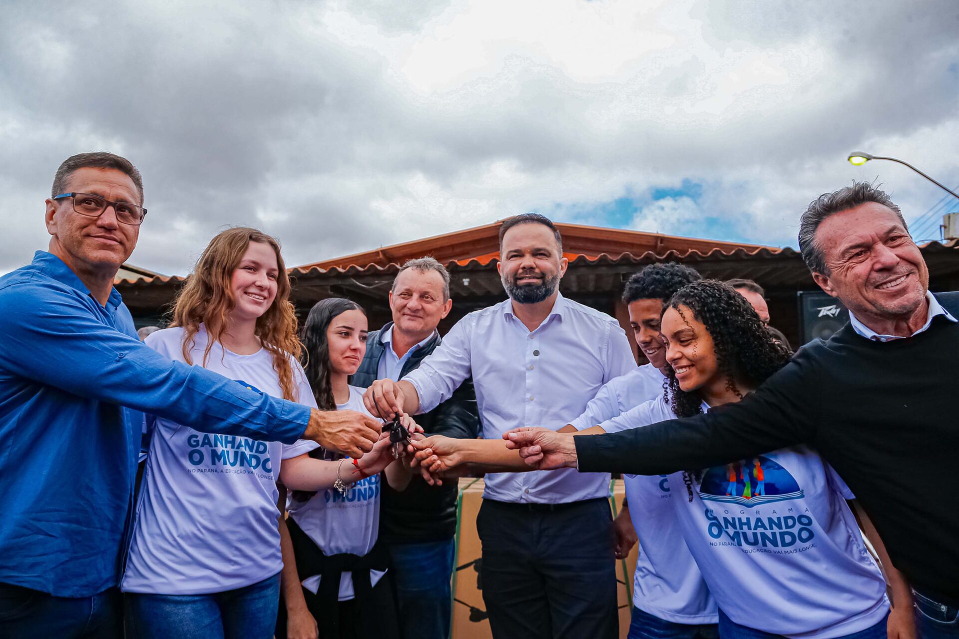 Estado entrega equipamentos para 11 colégios agrícolas e nova unidade em Goioerê