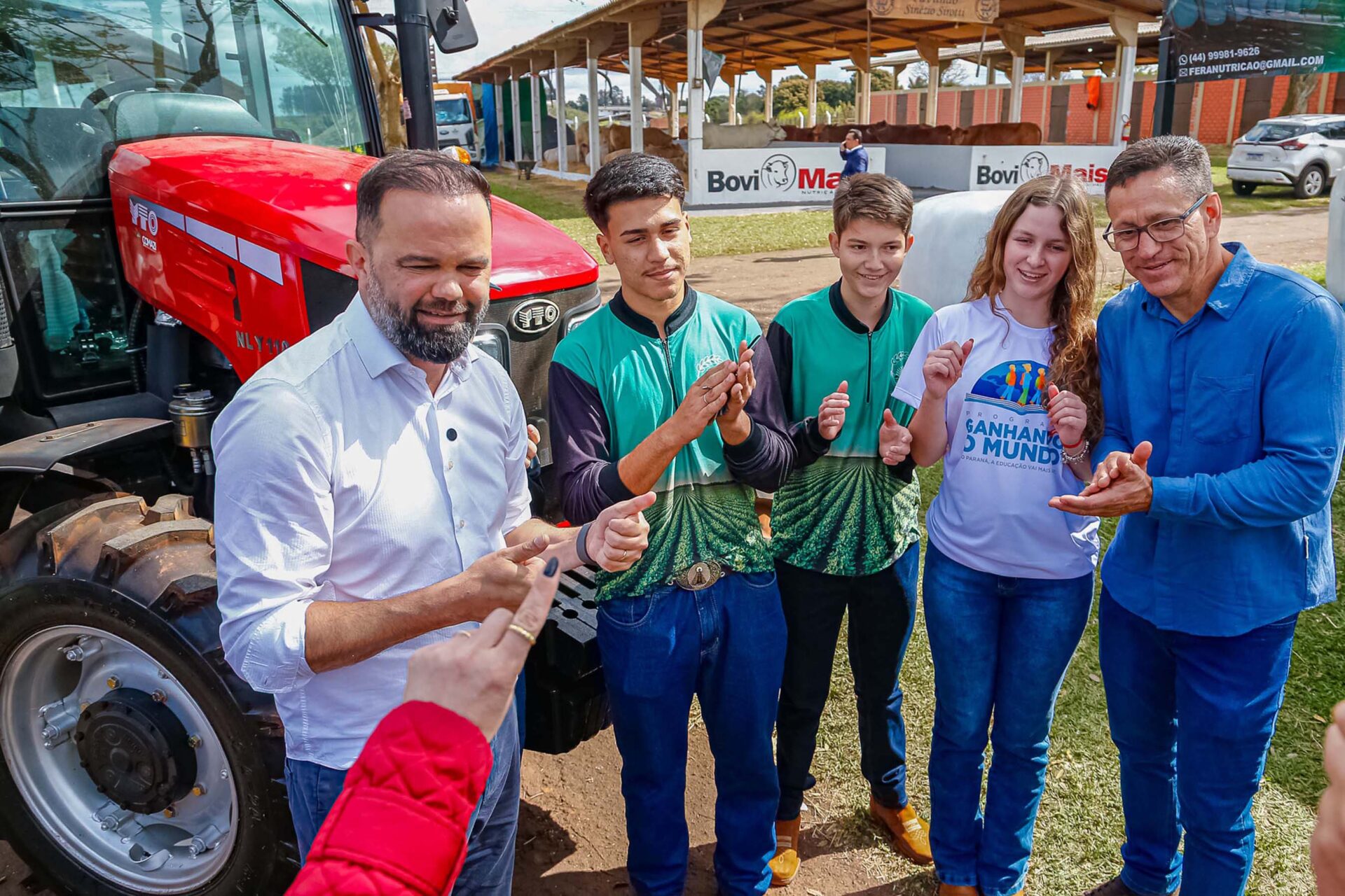 Estado entrega equipamentos para 11 colégios agrícolas e nova unidade em Goioerê