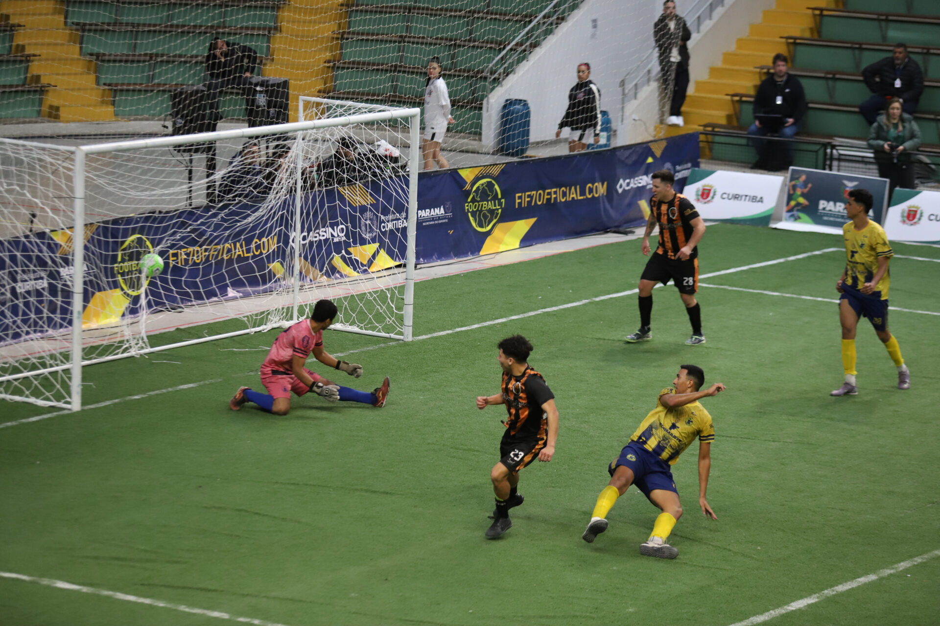 Tic Tac e Leonas campeões: finais do Mundial de Clubes de Futebol 7 agitam o Paraná
