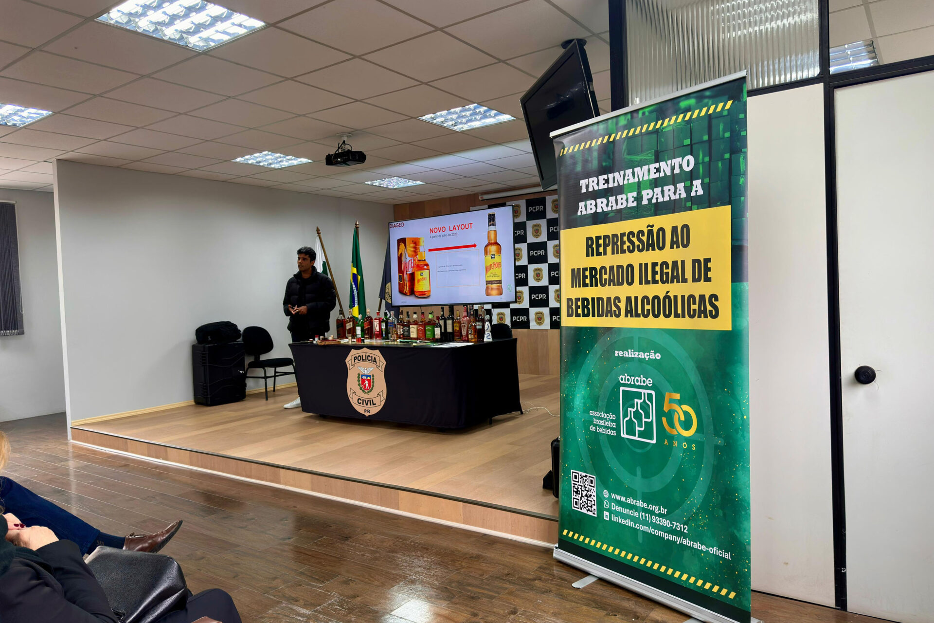 PCPR recebe treinamento para identificar bebidas alcóolicas falsificadas