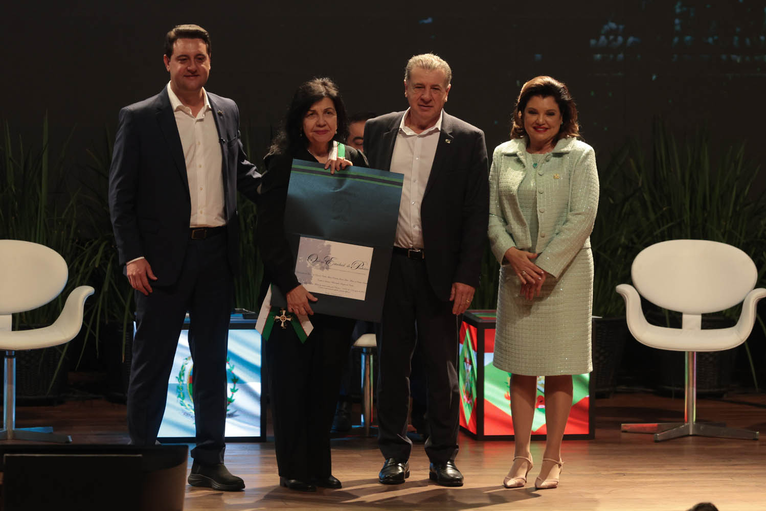Pesquisadora Mariangela Hungria recebe a Ordem do Pinheiro, maior comenda do Paraná
