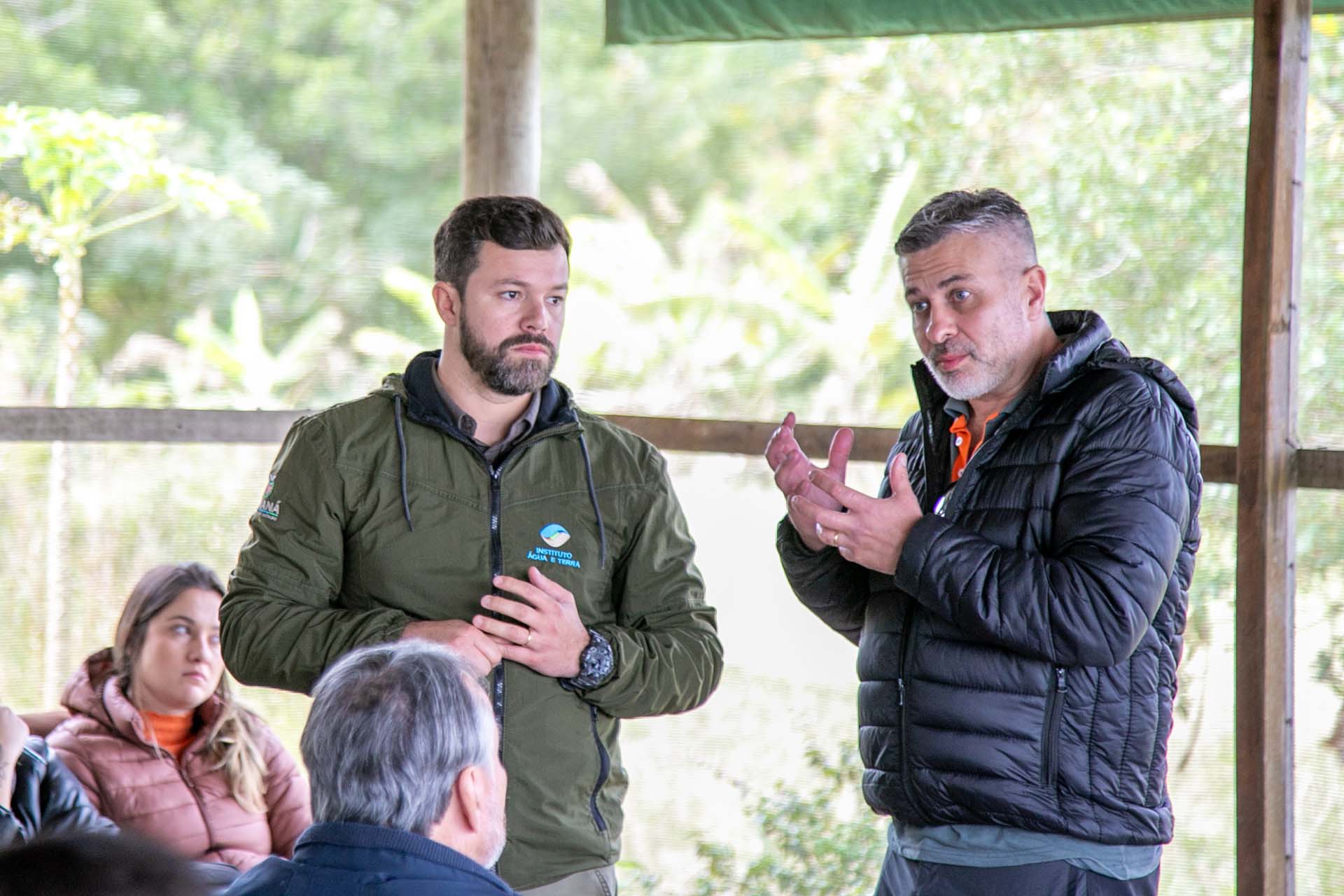 Copel apresenta a moradores da Ponta Oeste da Ilha do Mel projeto de energia solar