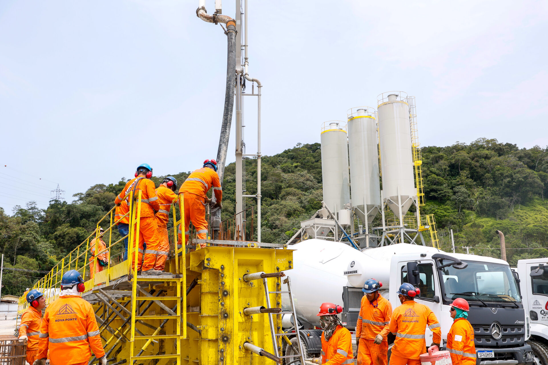 Indústria na frente: Agências do Trabalhador do Paraná têm 23,7 mil vagas de emprego abertas