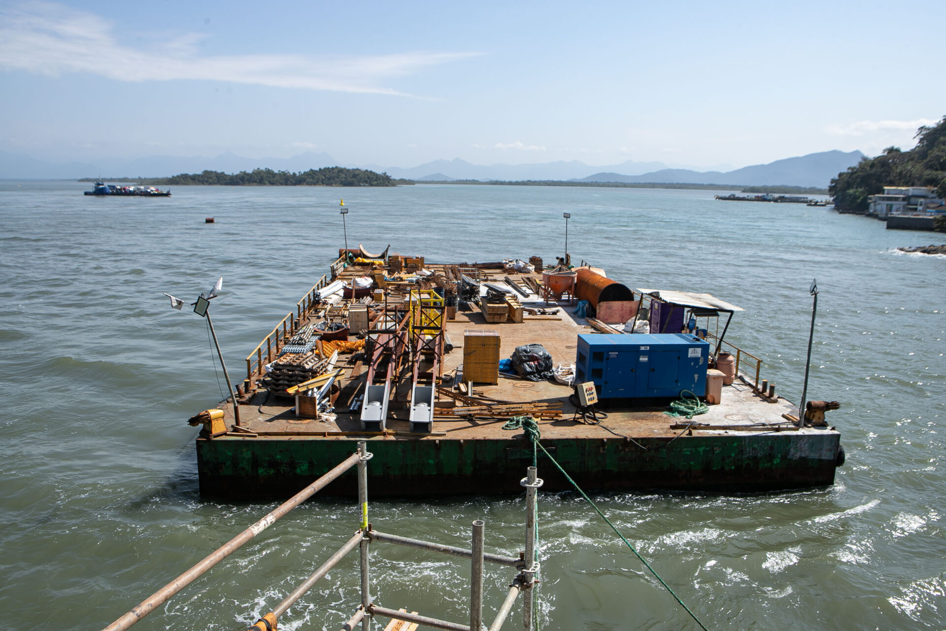 Começa a instalação dos cabos de aço no trecho estaiado da Ponte de Guaratuba