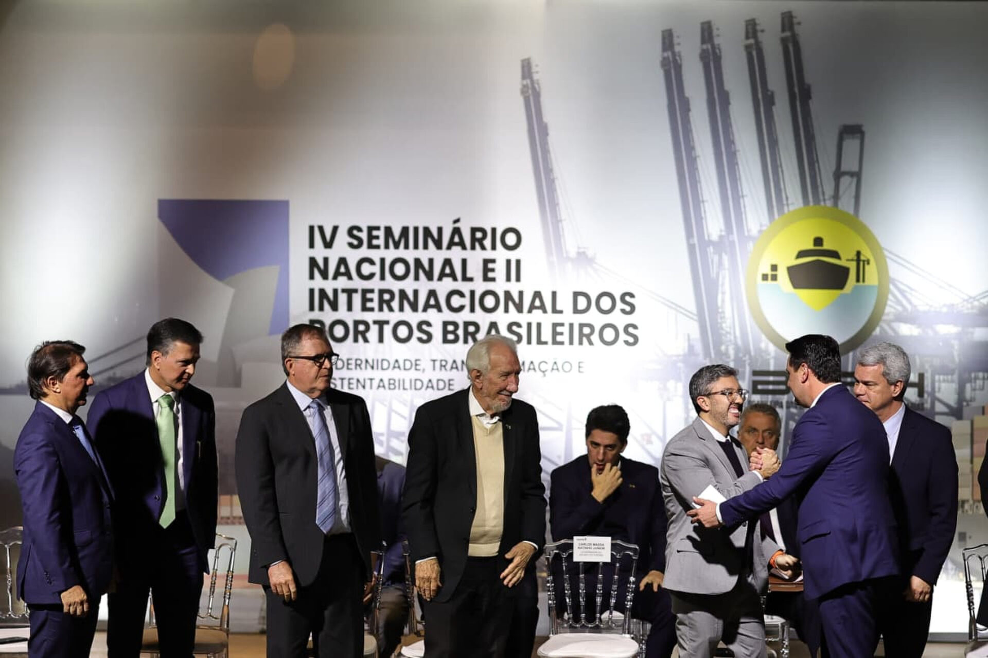 Logística eficiente impulsiona crescimento do Paraná, afirma governador em evento portuário