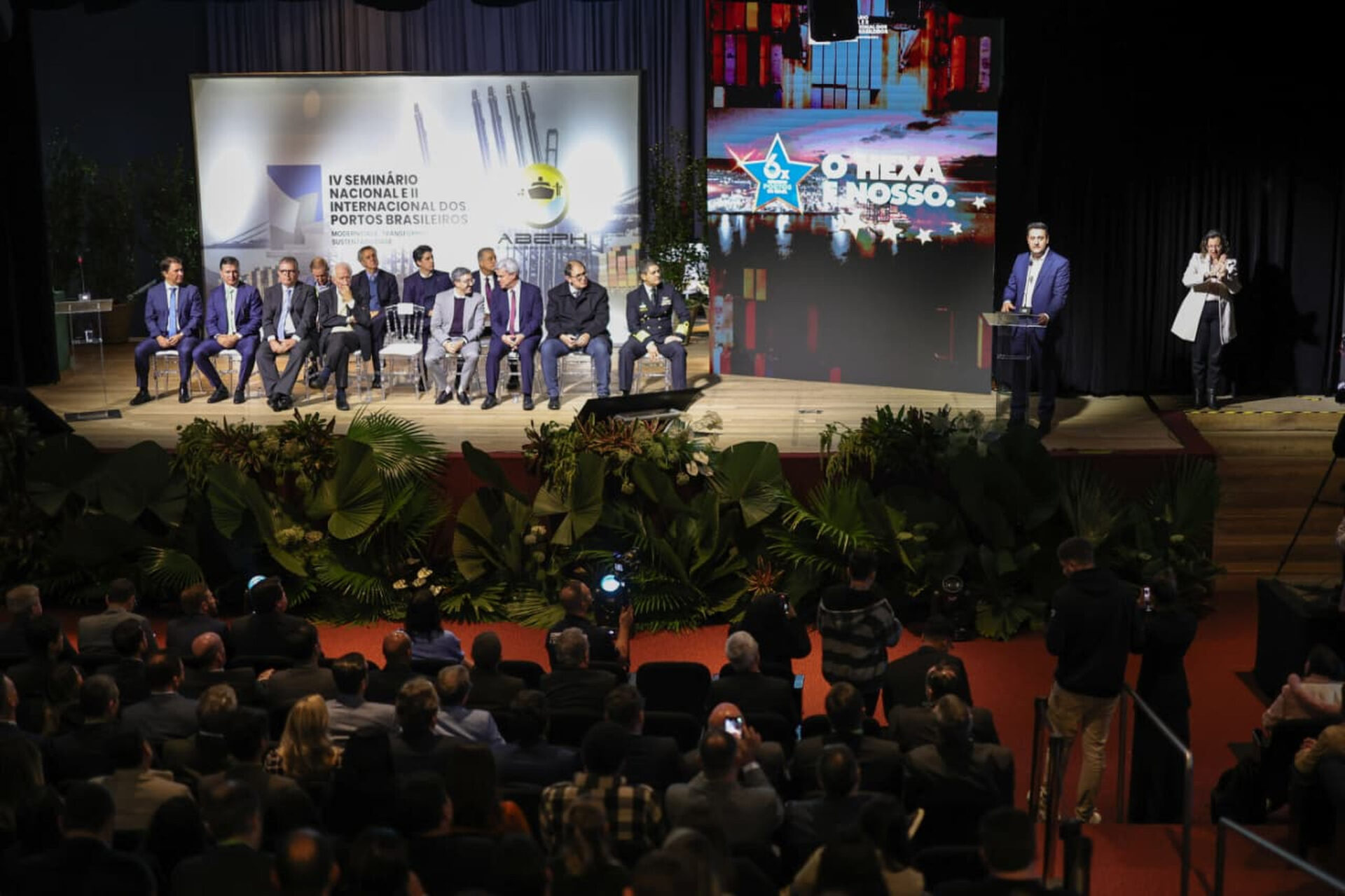 Logística eficiente impulsiona crescimento do Paraná, afirma governador em evento portuário