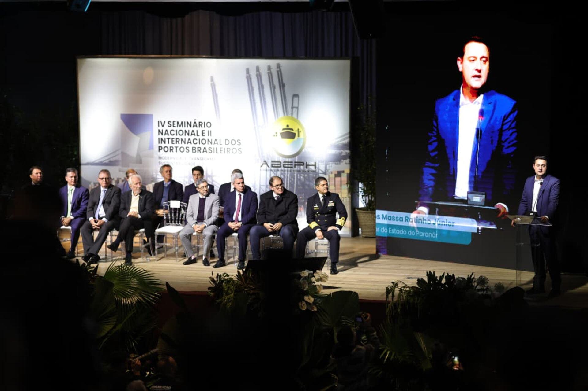 Logística eficiente impulsiona crescimento do Paraná, afirma governador em evento portuário