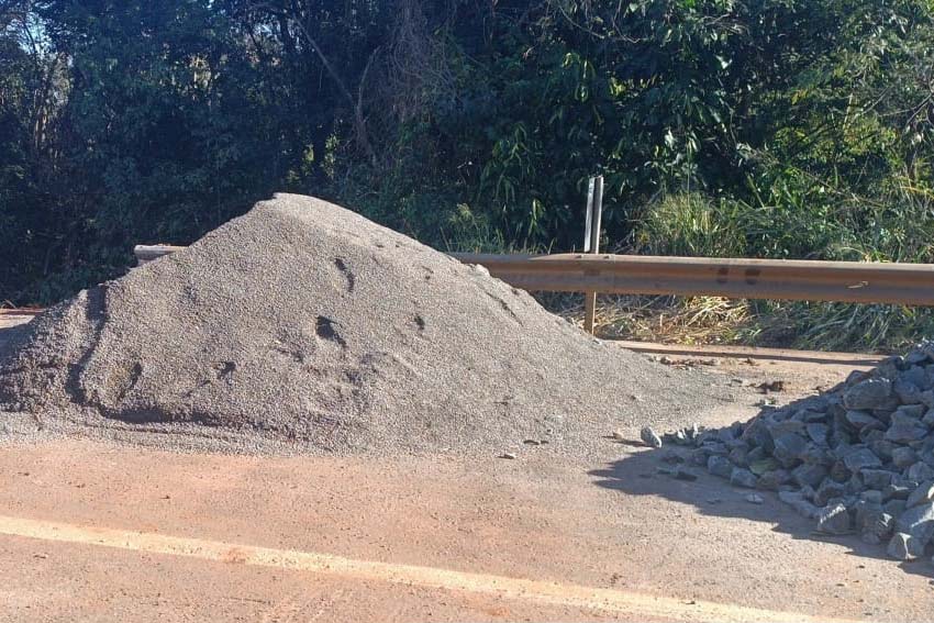Ponte sobre o Rio Ivaí entre Floresta e Engenheiro Beltrão passa por reformas