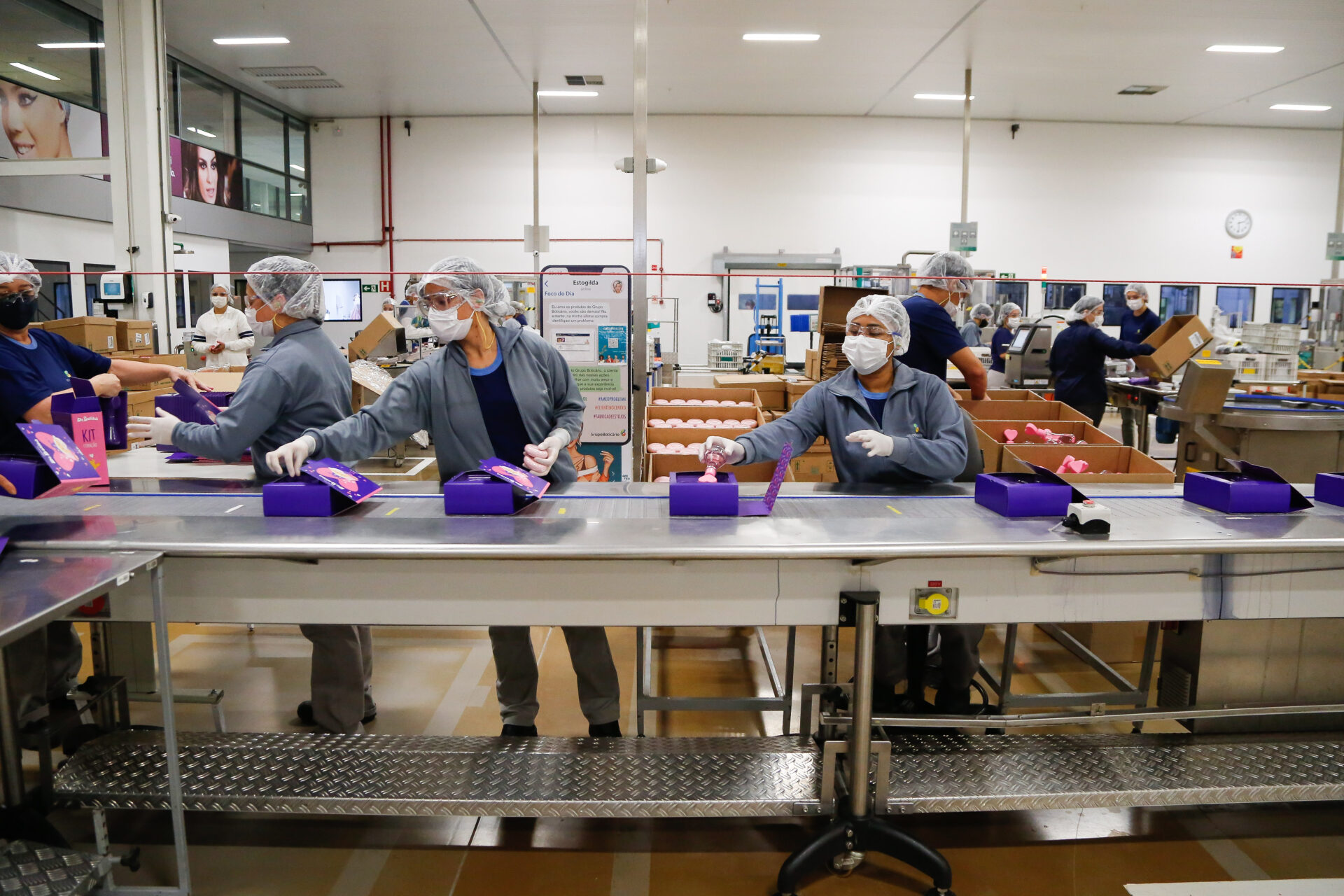 3º maior empregador do Brasil: Paraná bate marca de 102 mil carteiras assinadas em 2025