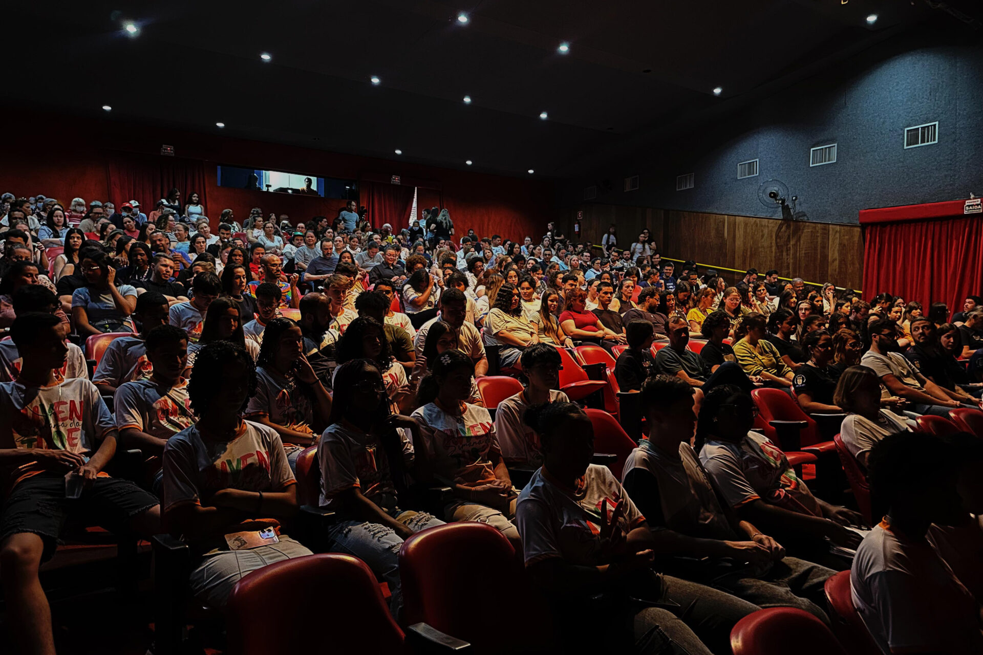 Balé Teatro Guaíra lota apresentações em Jacarezinho e emociona público do 20º EnCena