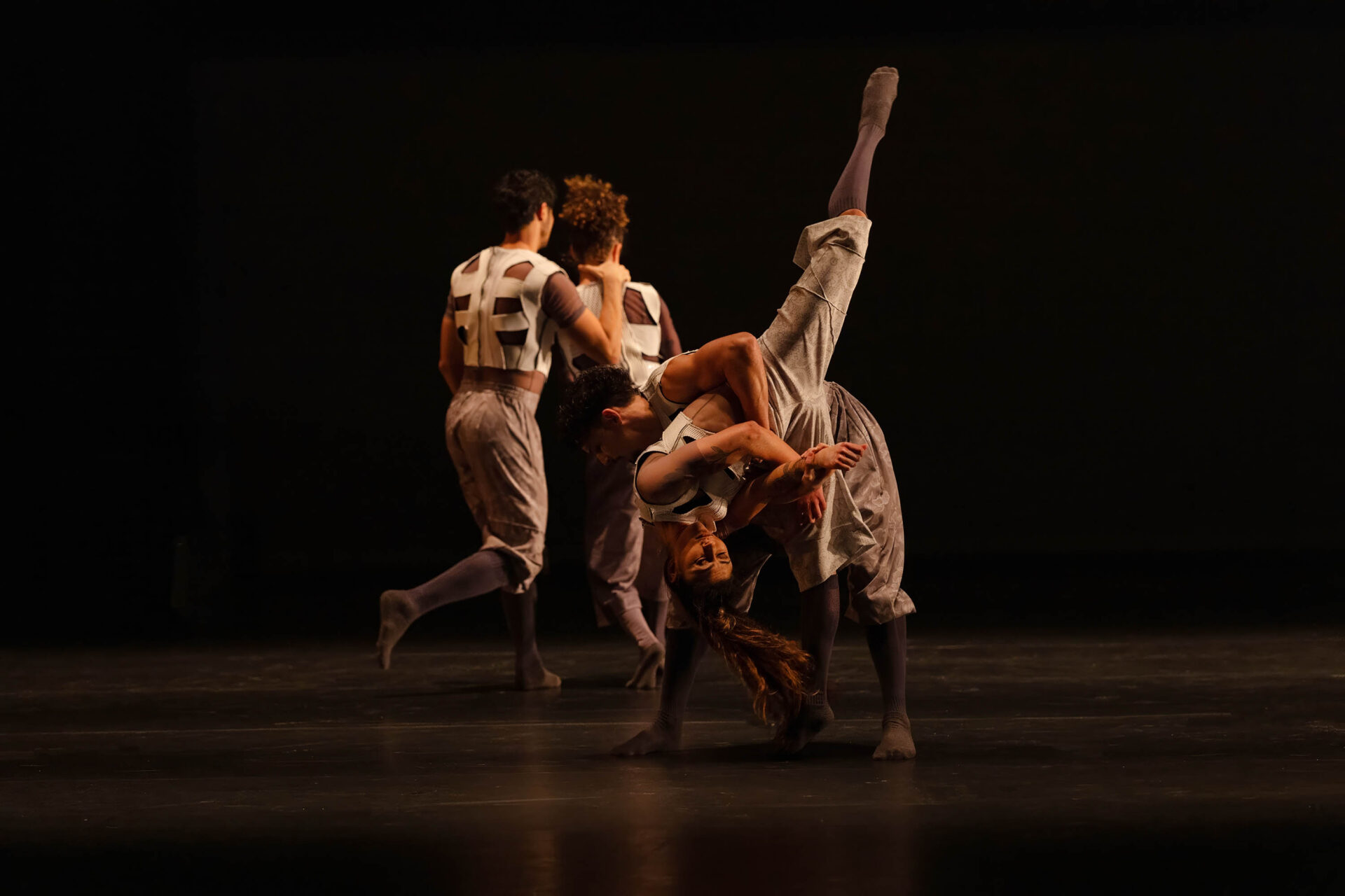 Entrada gratuita: Balé Teatro Guaíra leva dança contemporânea a Jacarezinho