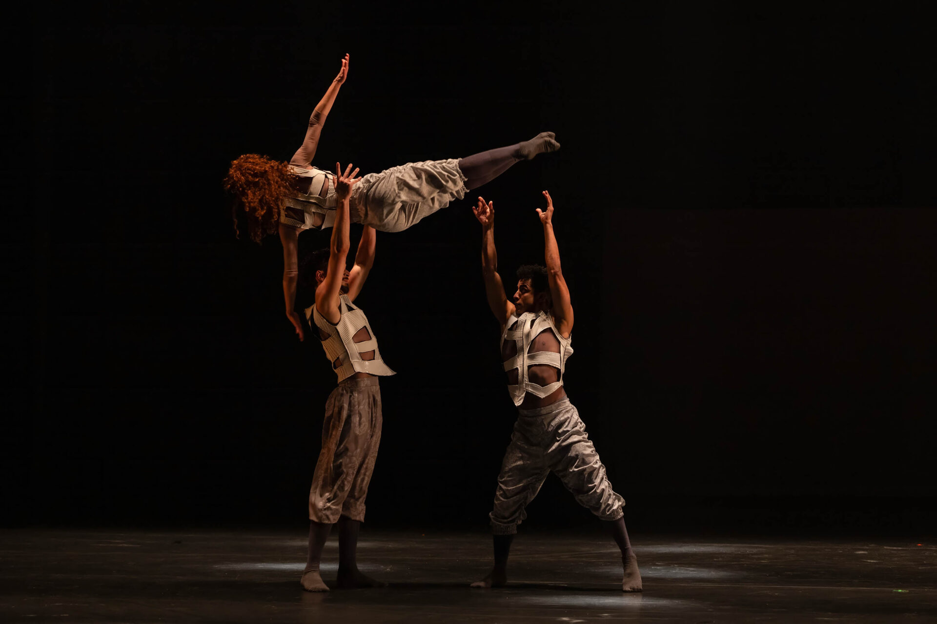 Entrada gratuita: Balé Teatro Guaíra leva dança contemporânea a Jacarezinho