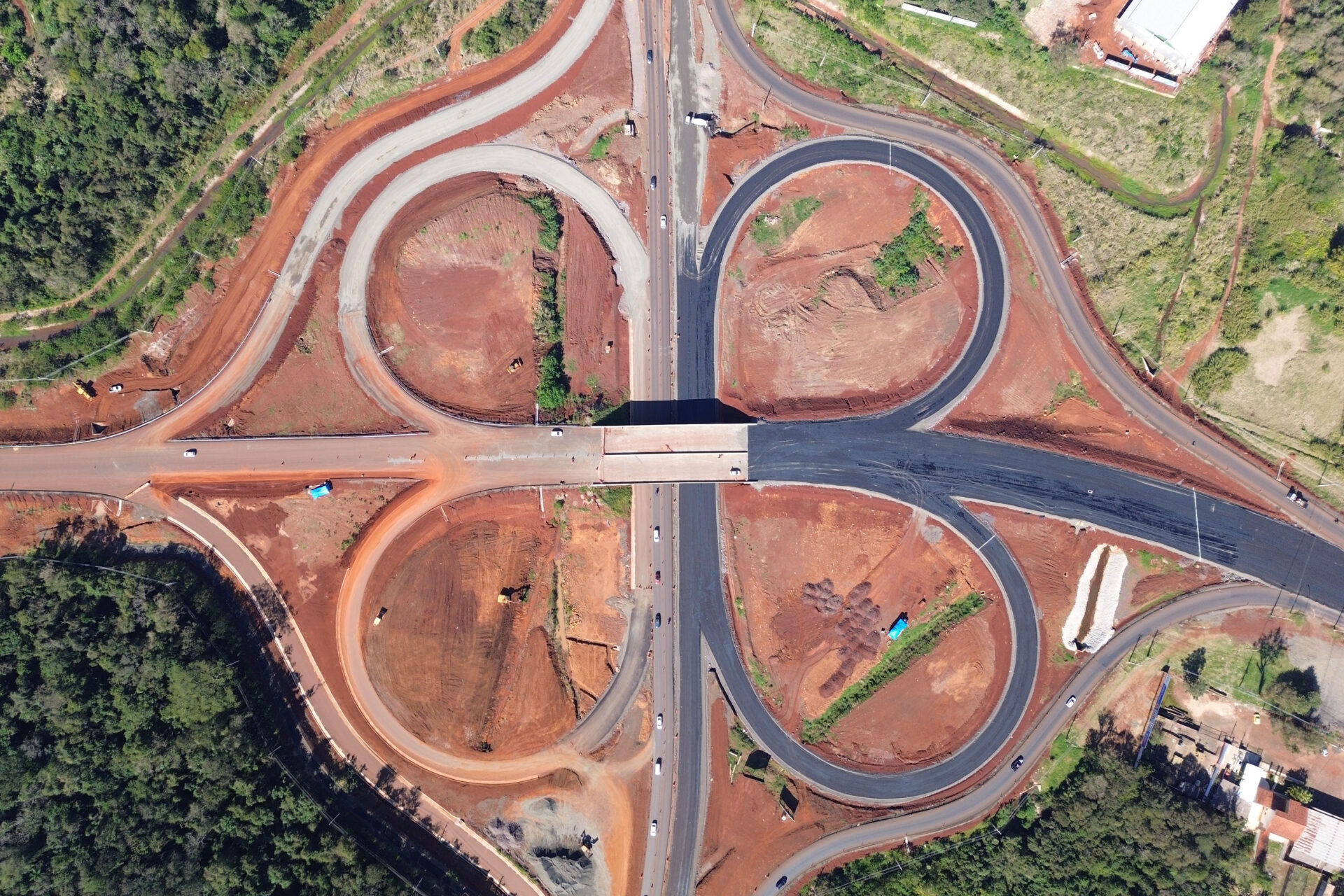 Obras da Perimetral Leste de Foz do Iguaçu avançam e chegam a 75% de execução