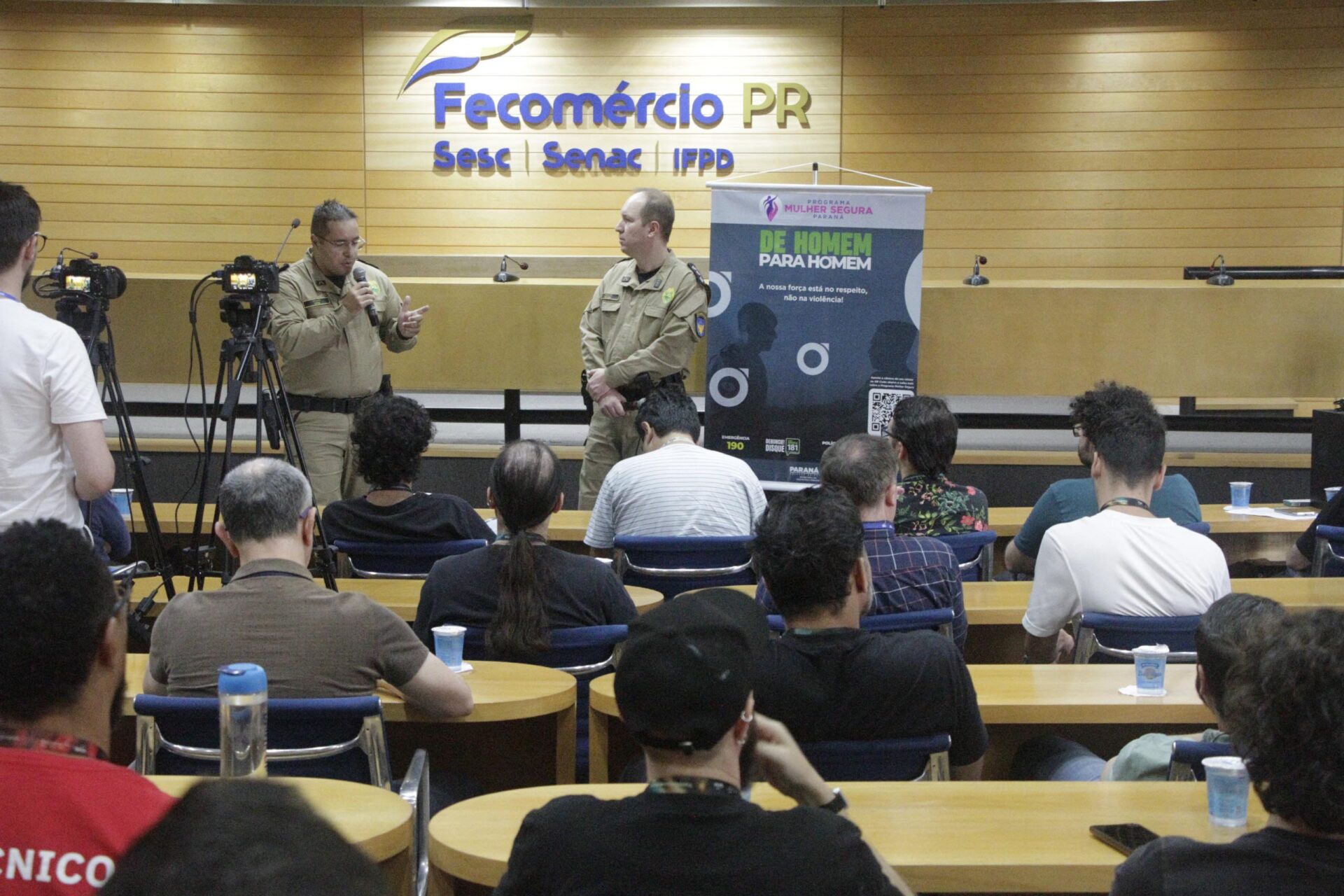 Policiais dialogam com 42 mil homens em ação de combate à violência contra a mulher