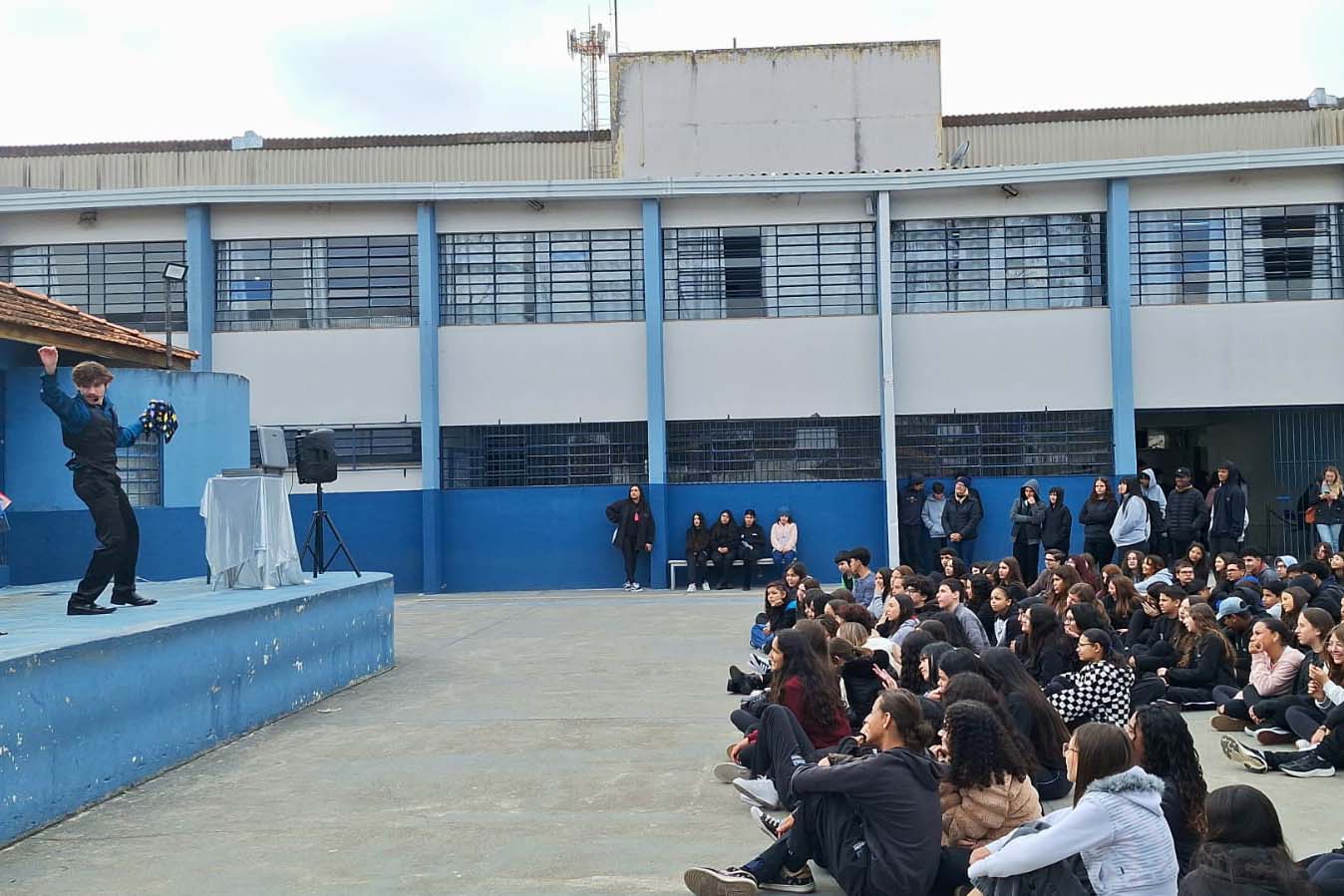 Música, arte e mágica: escolas estaduais celebram Dia do Estudante com ações lúdicas