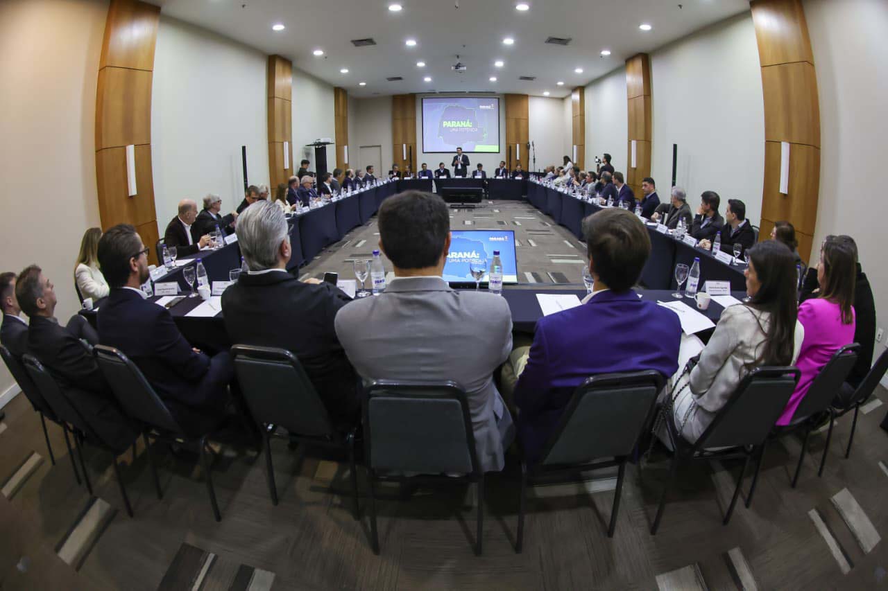 Ratinho Junior apresenta avanços do Paraná a associação de incorpordores imobiliários
