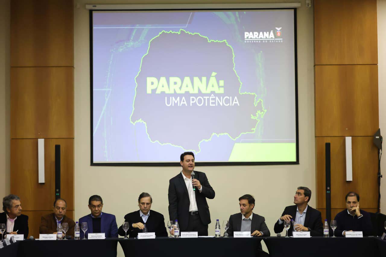 Ratinho Junior apresenta avanços do Paraná a associação de incorpordores imobiliários