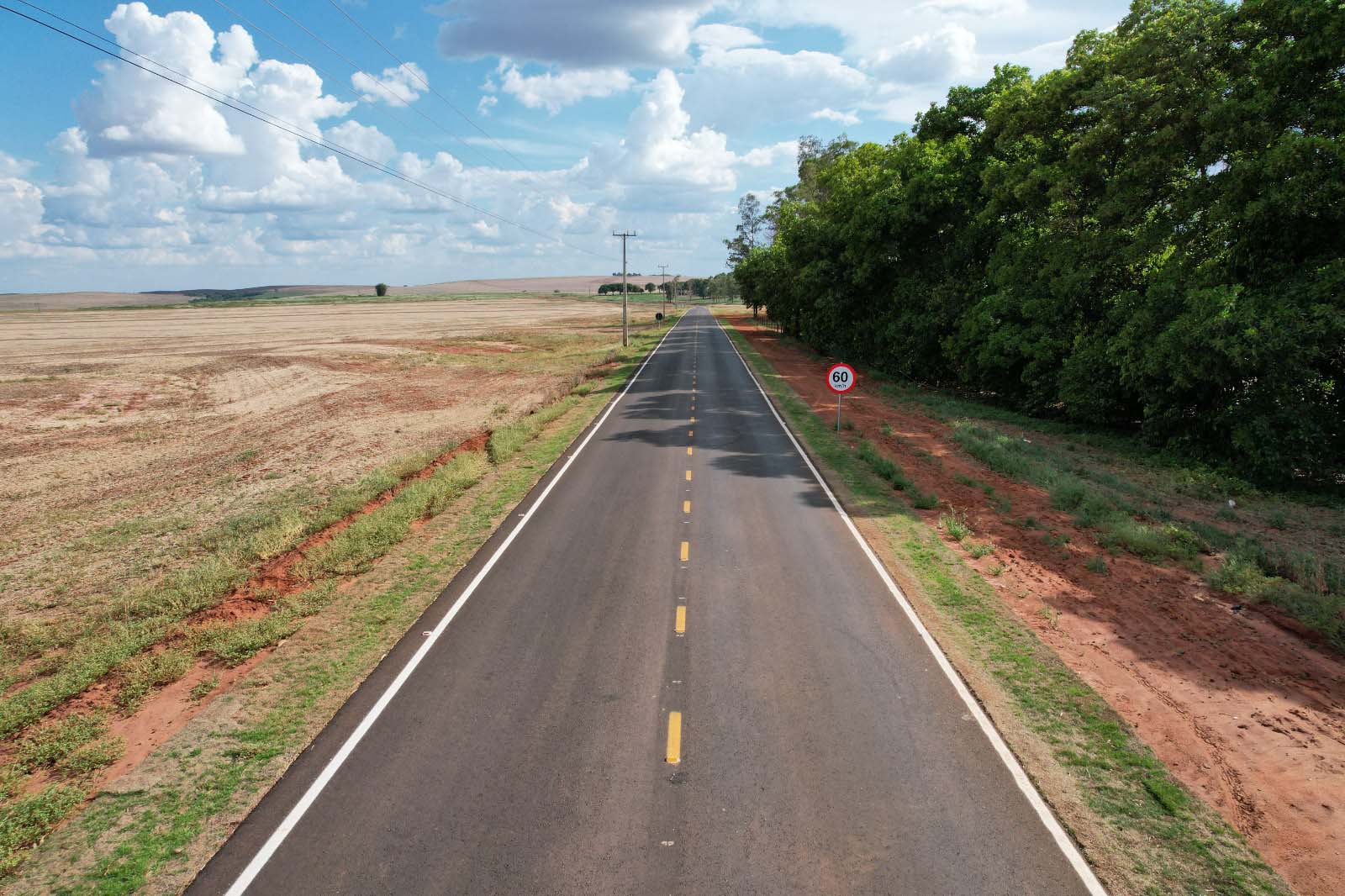Estado investe R$ 5,9 milhões e pavimenta estrada usada por produtores rurais de Alto Piquiri
