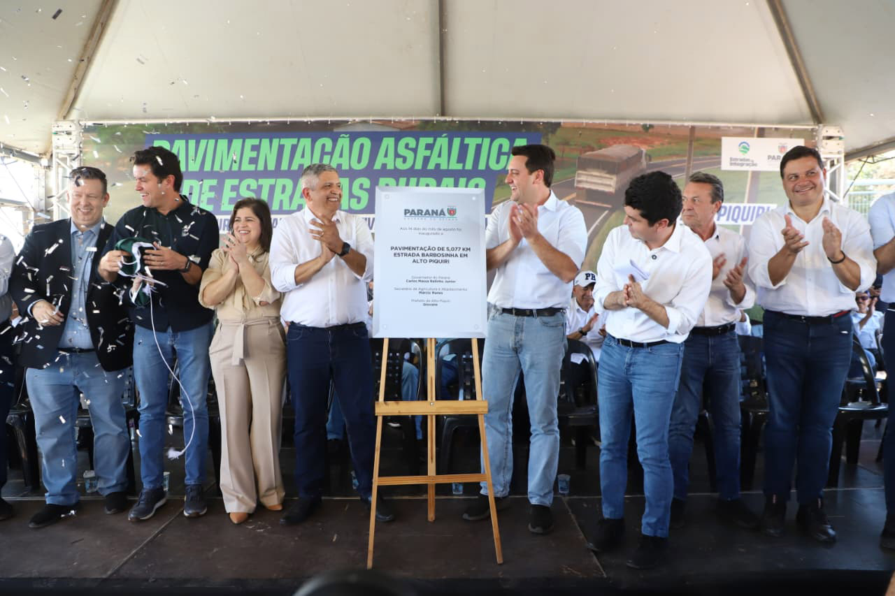 Governador inaugura pavimentação que facilitará escoamento agrícola em Alto Piquiri