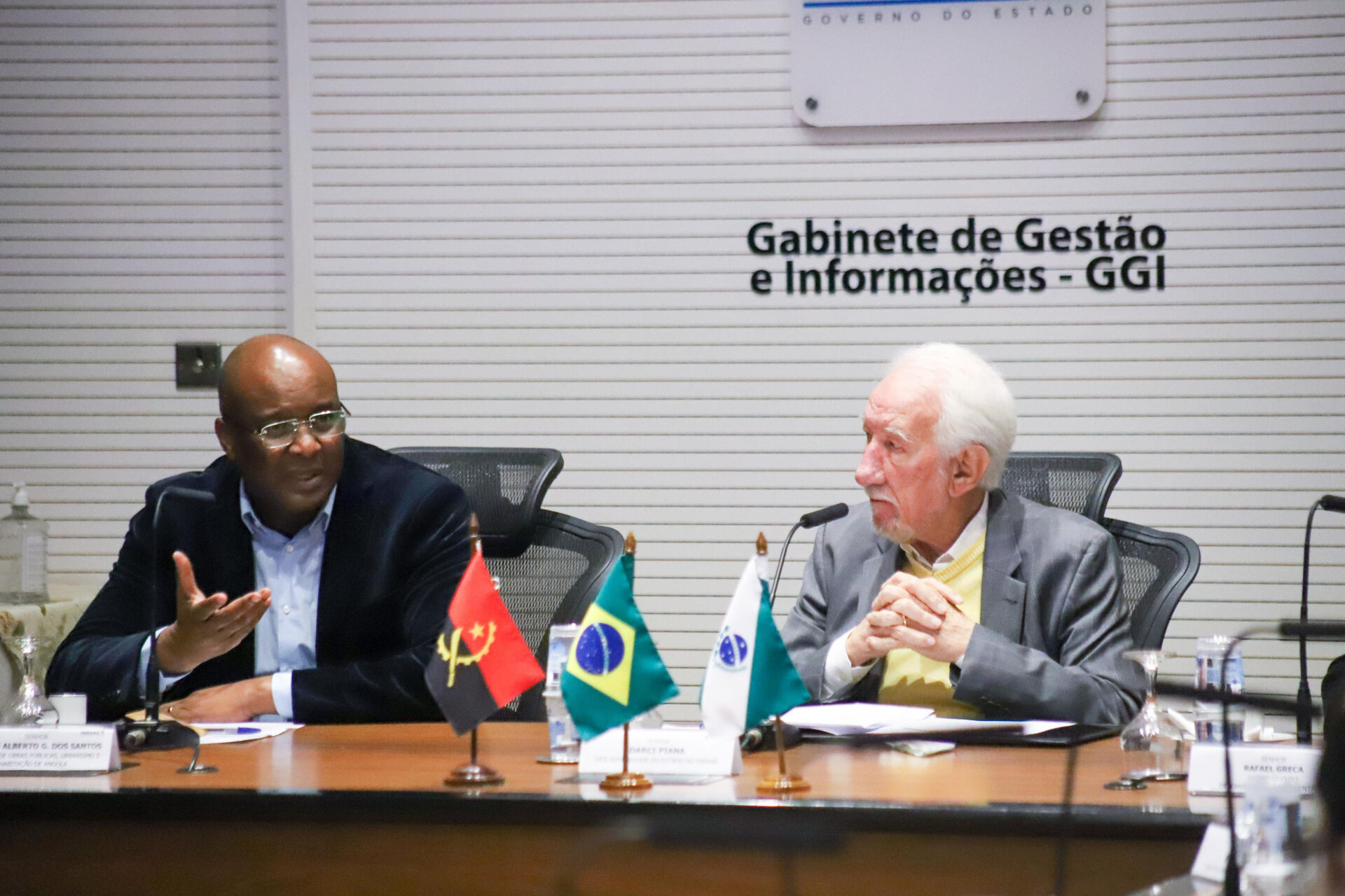 Angola e República Dominicana: Piana apresenta programas do Estado e prospecta parcerias