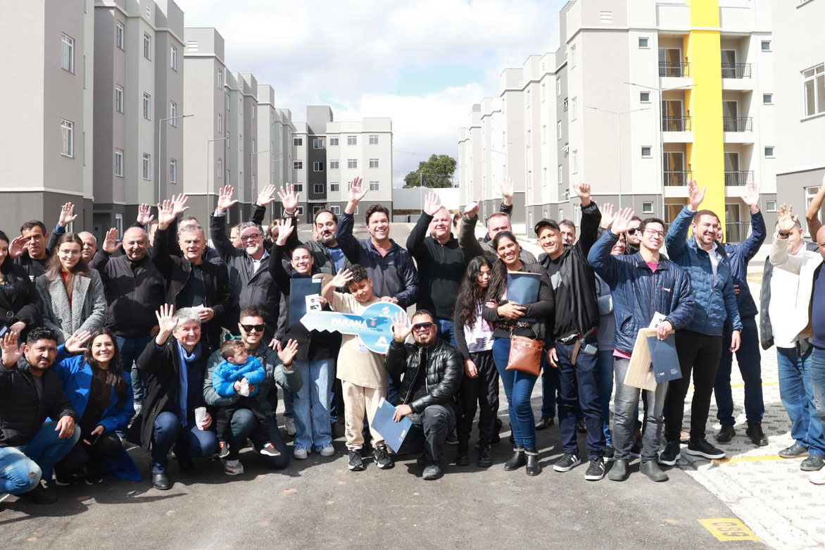 Programa Casa Fácil Paraná: residencial com 255 unidades é entregue em Araucária